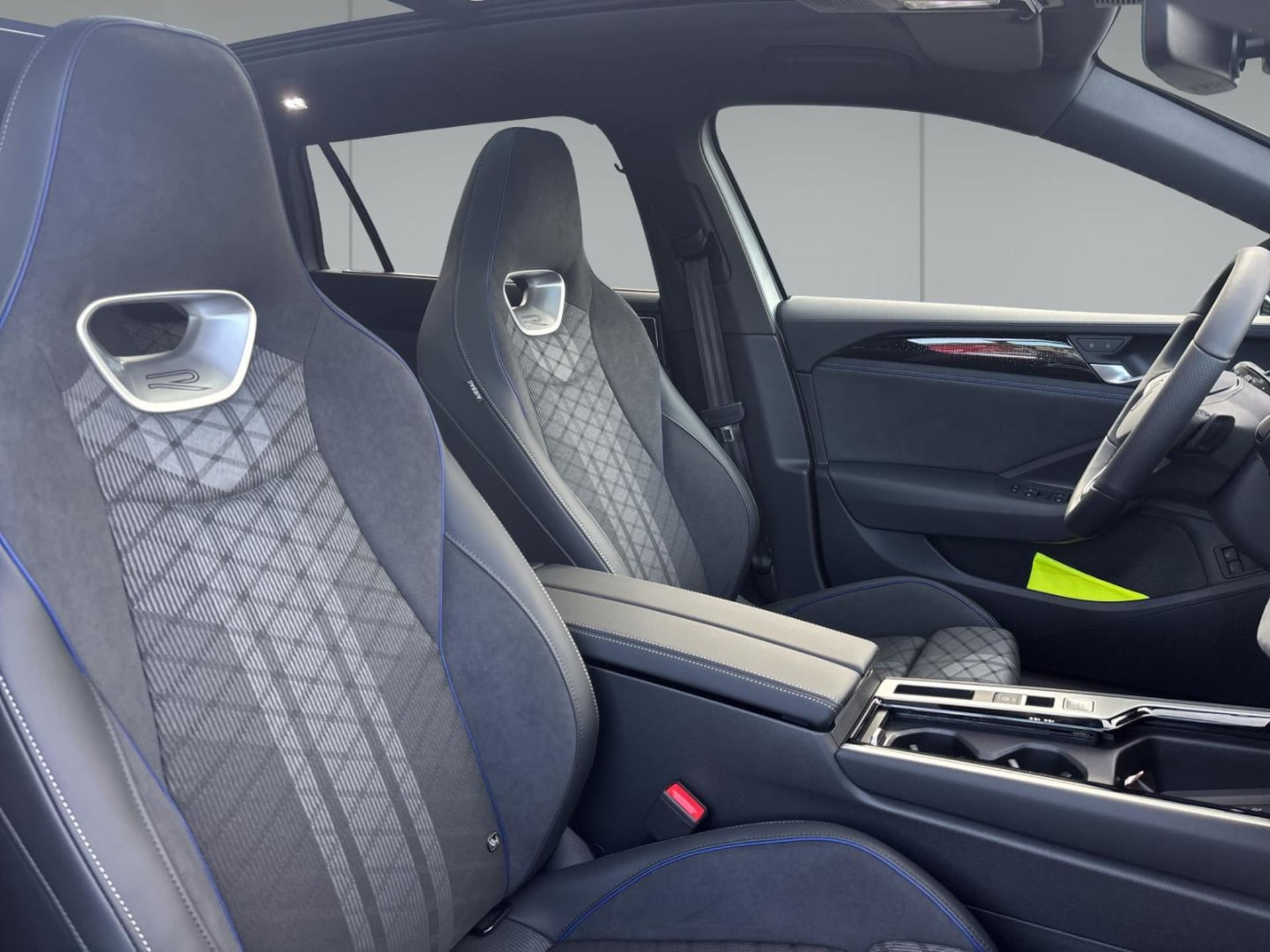Volkswagen Passat R-Line