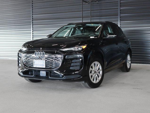 2025 Audi Q6 e-tron Premium's photo