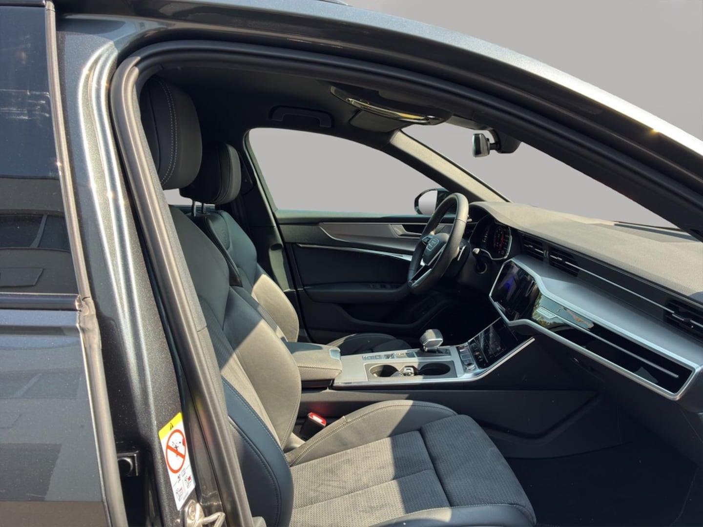 Bild über Audi S6 Avant TDI quattro tiptronic - für weitere Informationen kontaktieren Sie den Audi Partner