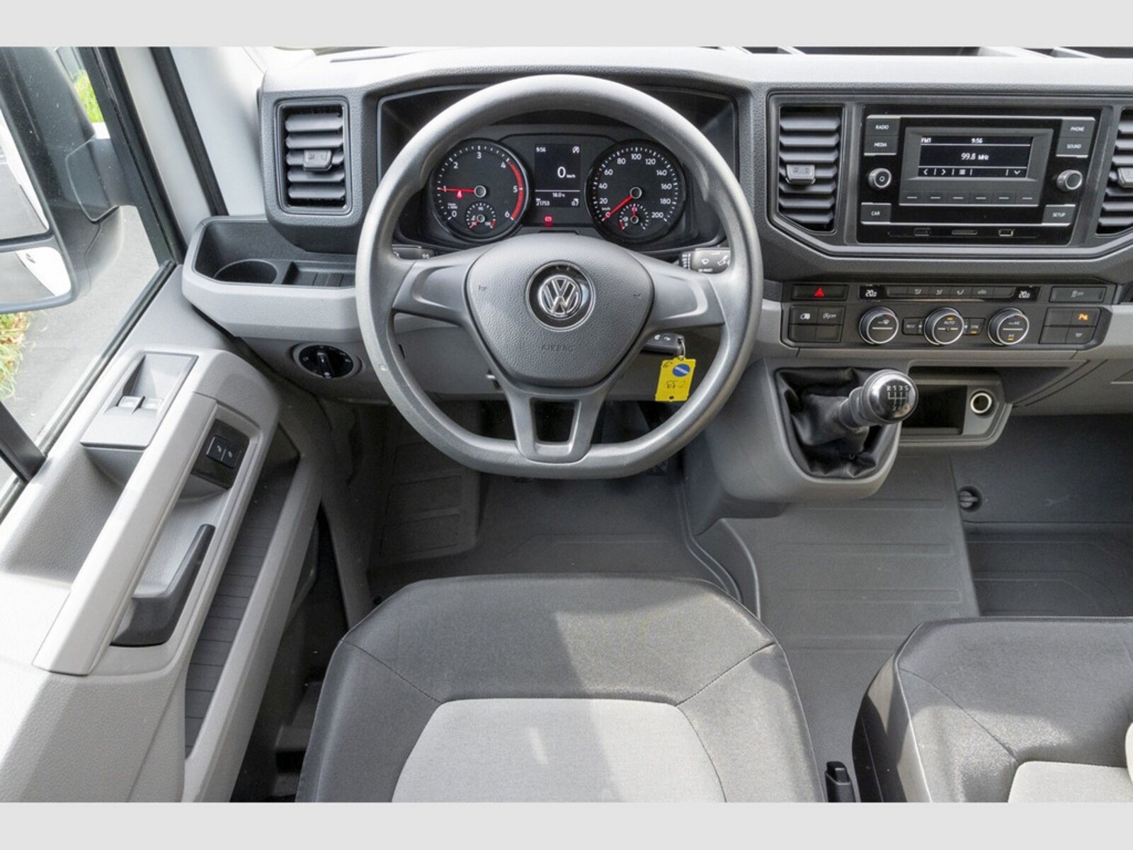 Volkswagen Crafter Kasten langer Radstand – Bild 12