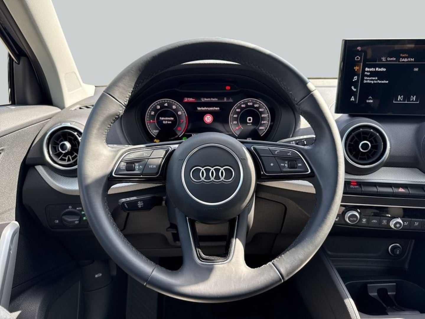 Bild über Audi Q2 S line 30 TFSI Schaltgetriebe - für weitere Informationen kontaktieren Sie den Audi Partner