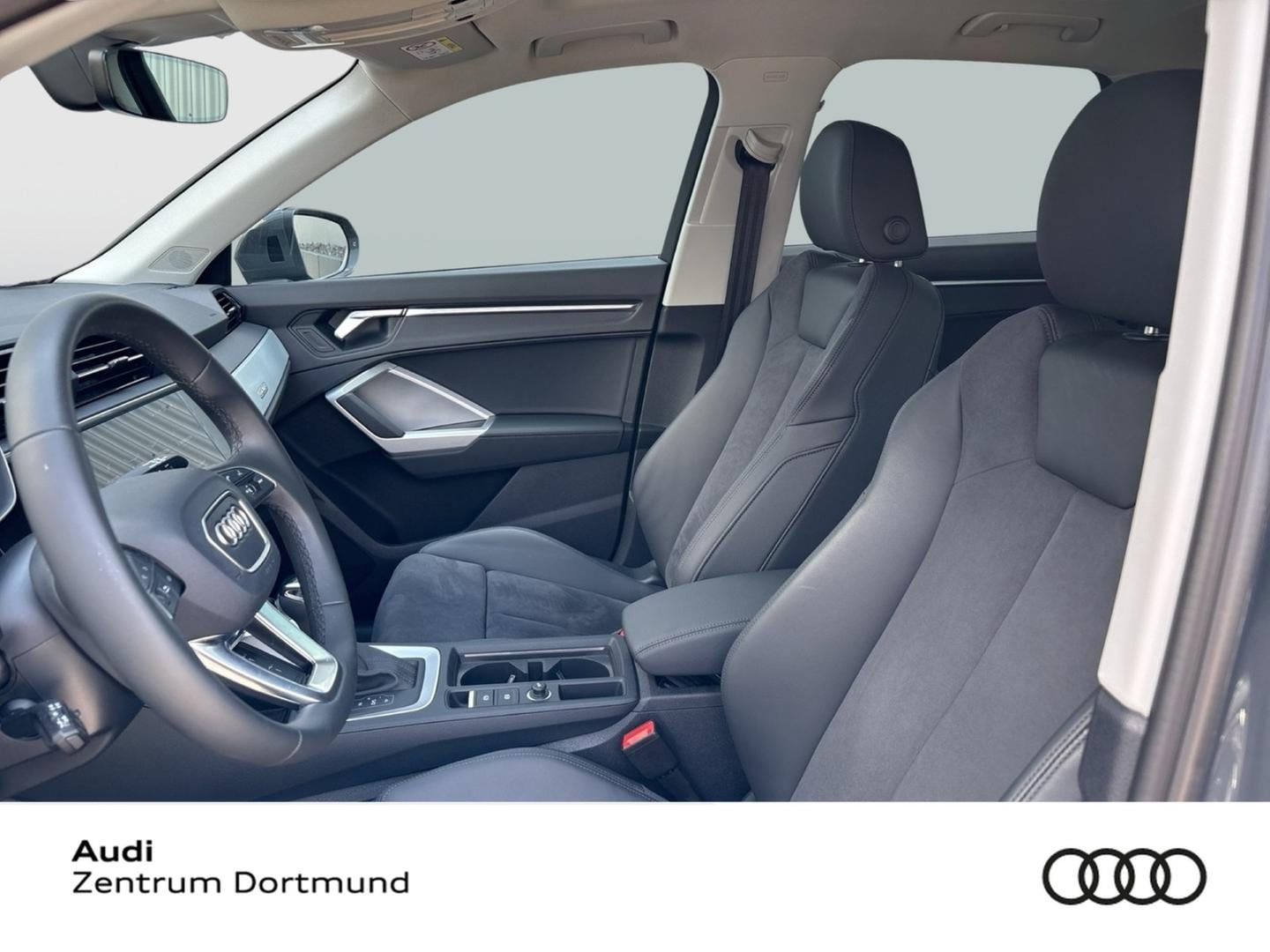 Bild über Audi Q3 TDI quattro 142 kW S tronic - für weitere Informationen kontaktieren Sie den Audi Partner