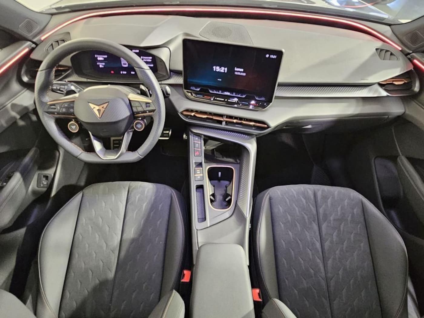 CUPRA Terramar 1.5 eTSI Beyond DSG 110 kW (150 CV) — photo 4