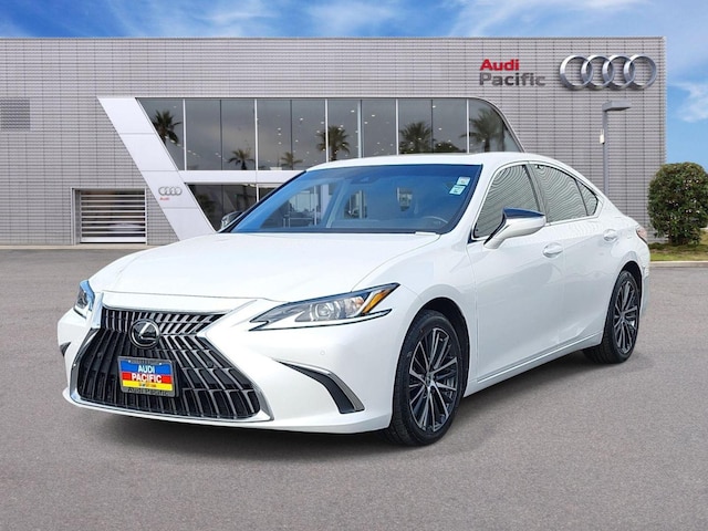 Photo of 2024 Lexus ES 300h 