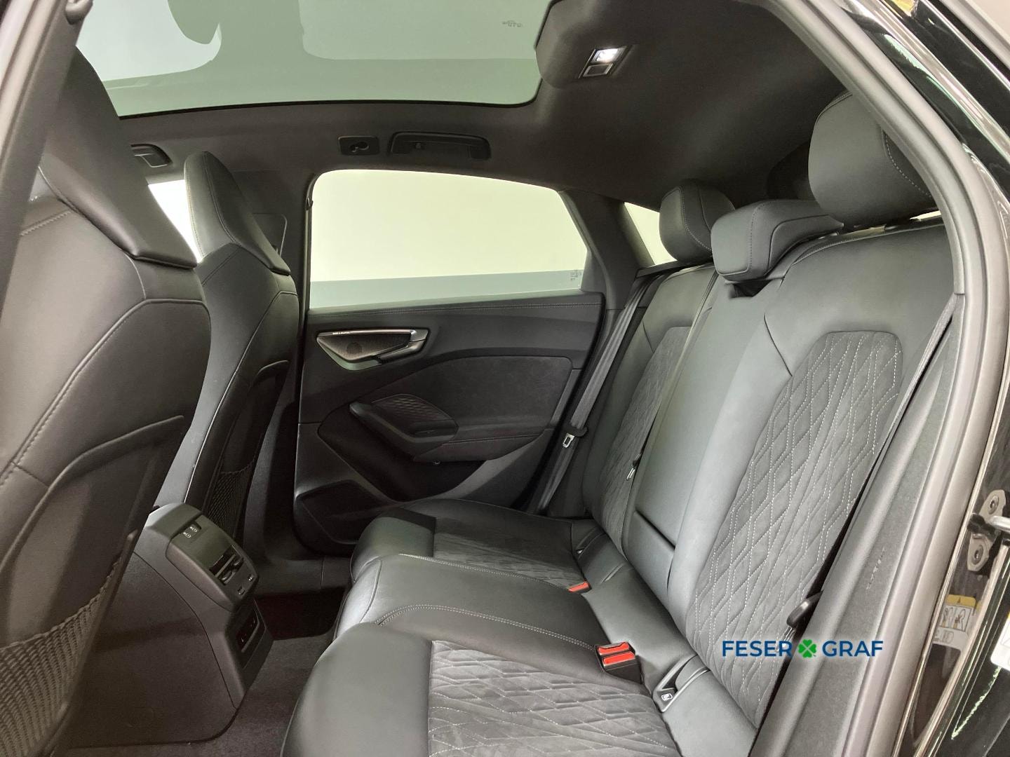 Bild über Audi A5 Limousine TDI quattro 150 kW S tronic - für weitere Informationen kontaktieren Sie den Audi Partner