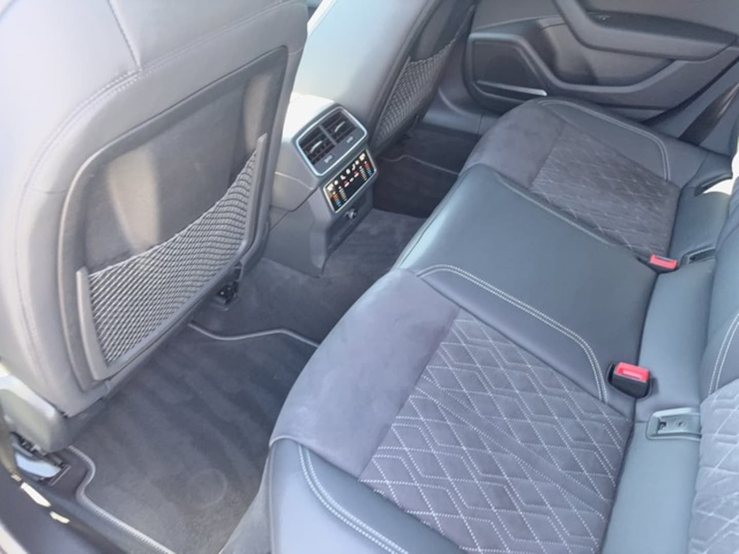 Bild über Audi S7 Sportback TDI quattro tiptronic - für weitere Informationen kontaktieren Sie den Audi Partner