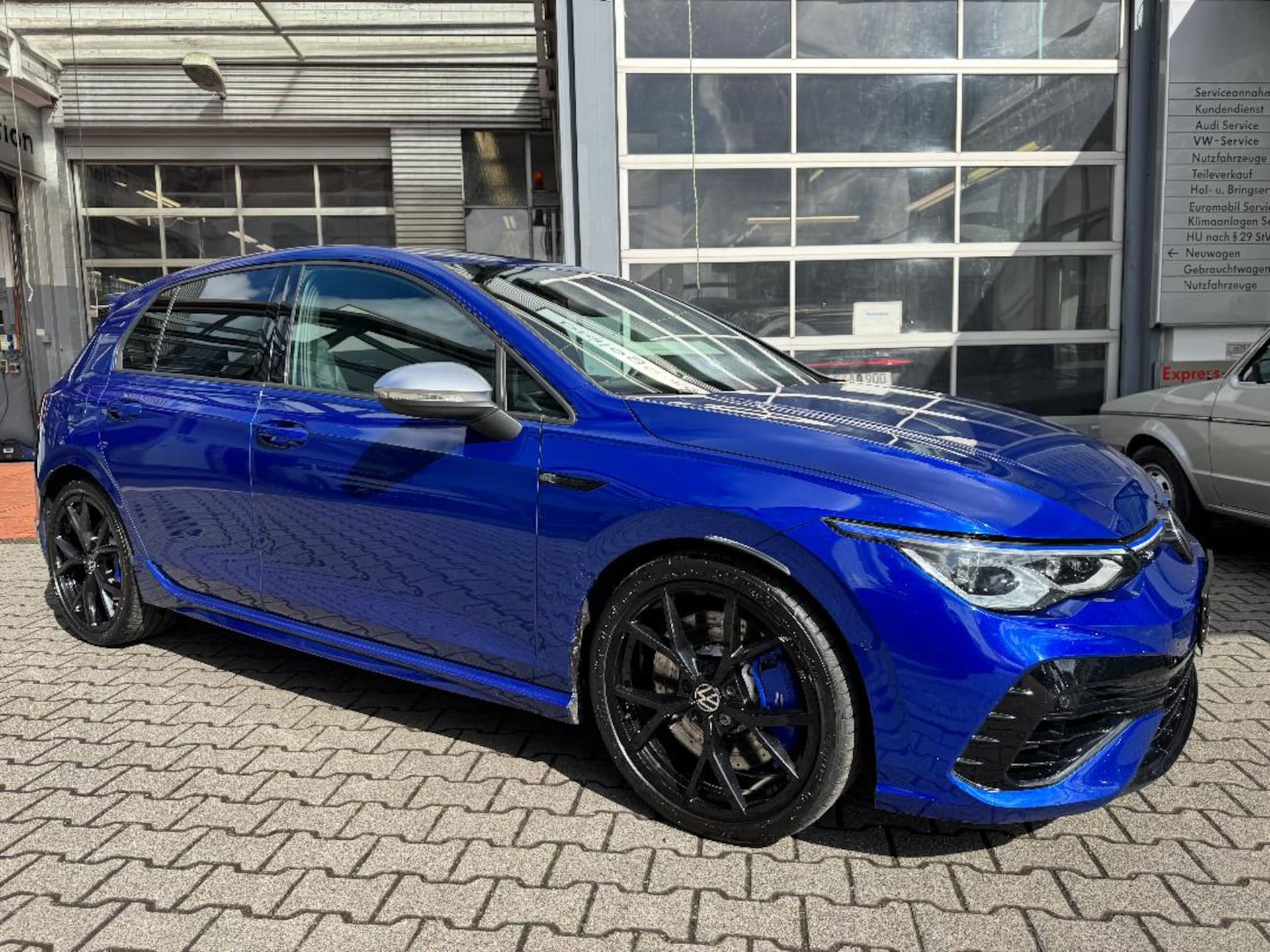 Volkswagen Golf R
