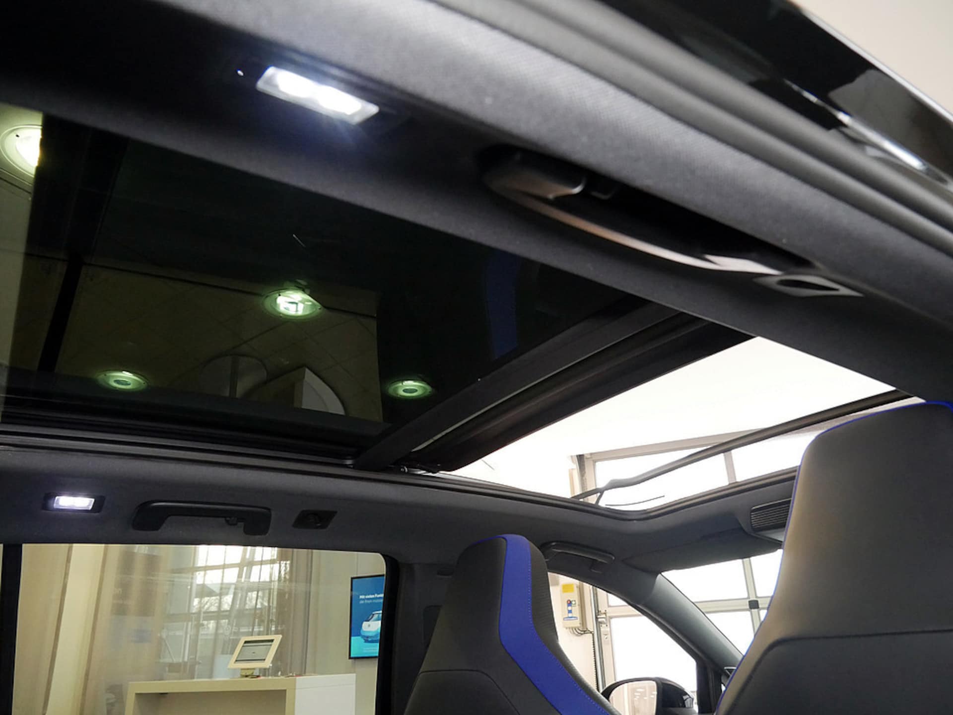 Volkswagen Golf Variant R