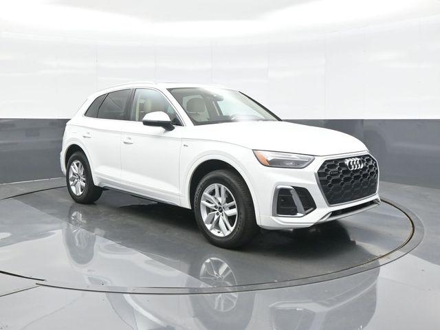 2023 Audi Q5 45 Premium's photo