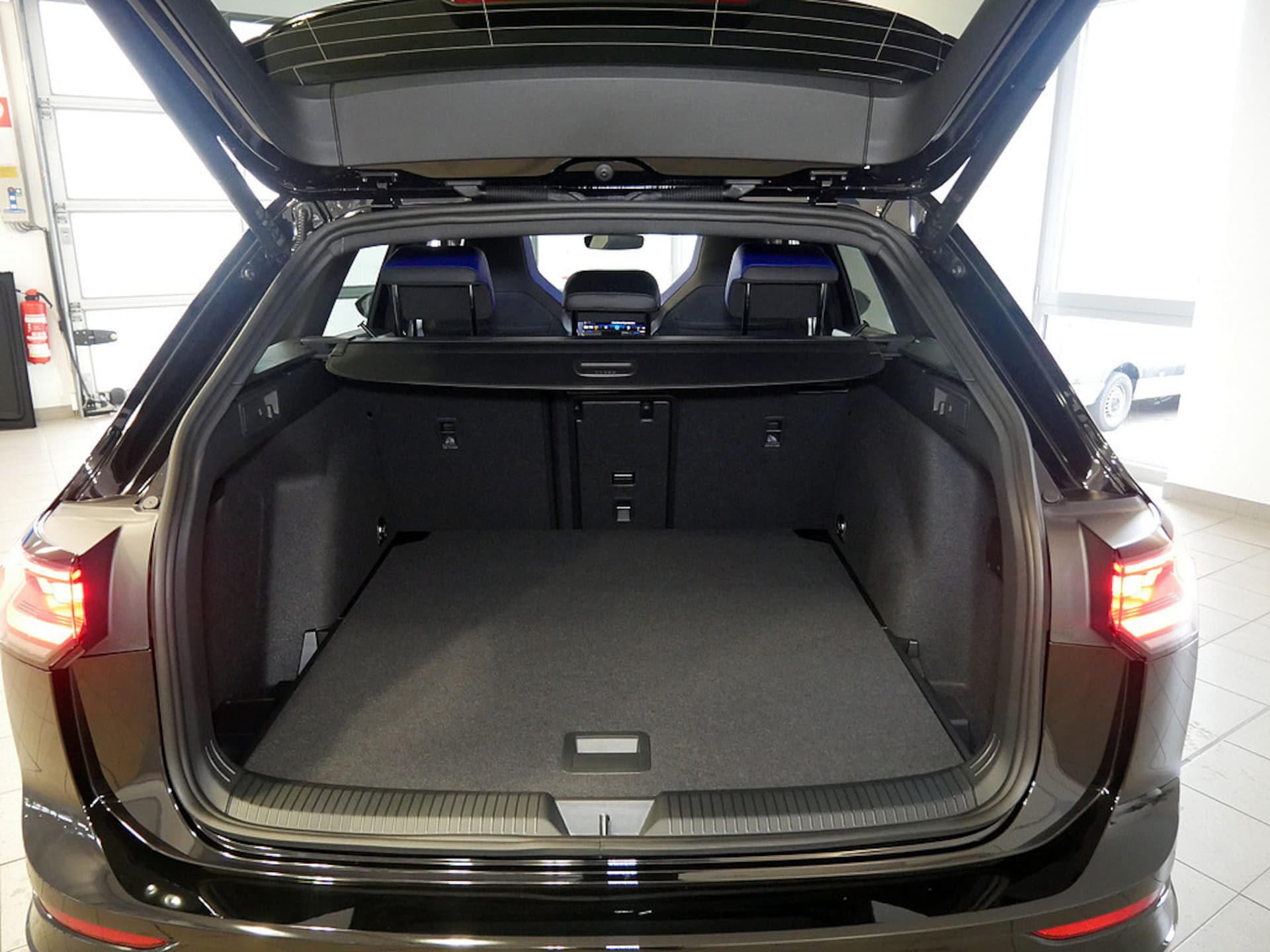 Volkswagen Golf Variant R