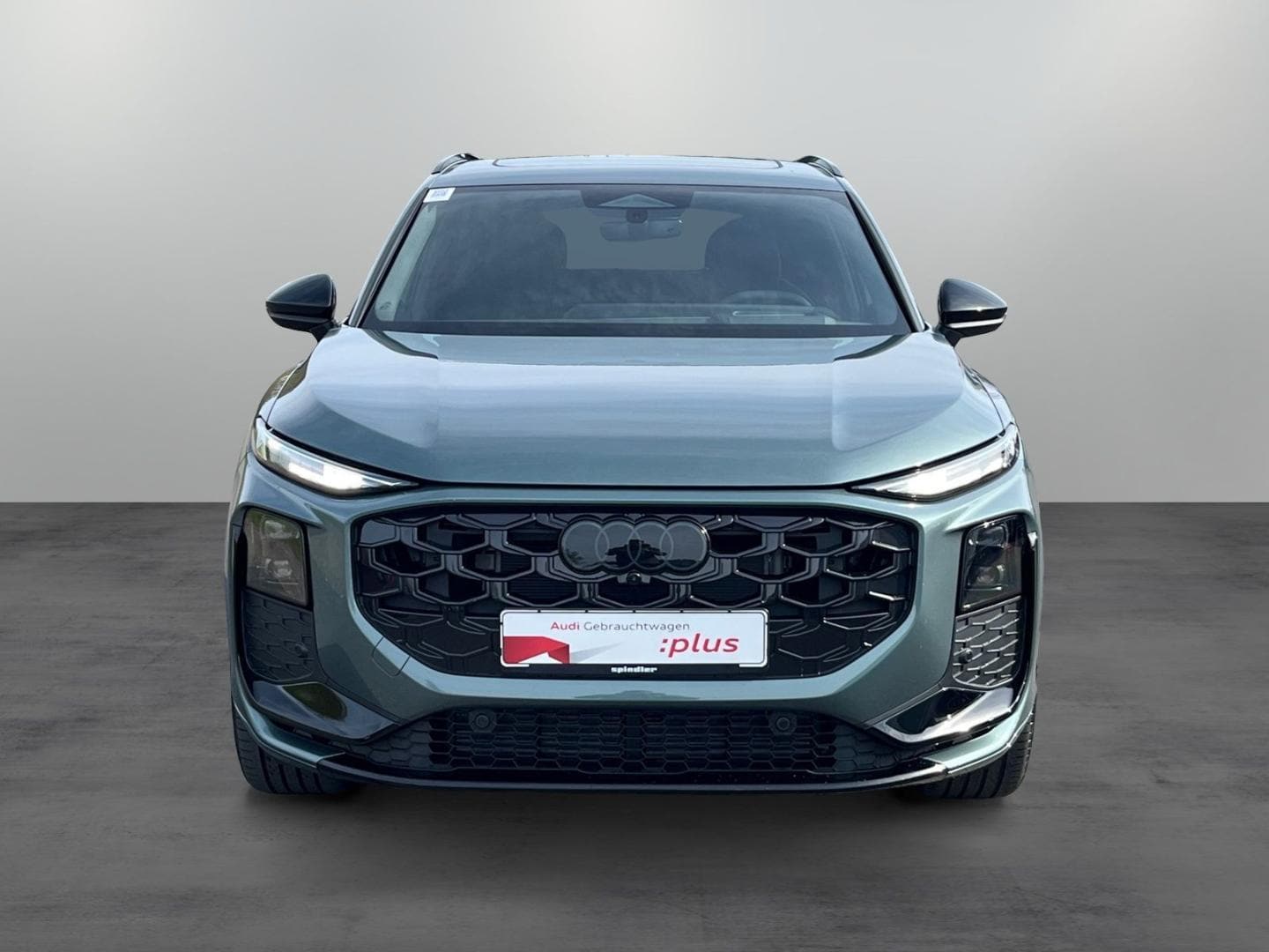 Bild über Audi Q3 SUV TFSI quattro 195 kW S tronic - für weitere Informationen kontaktieren Sie den Audi Partner