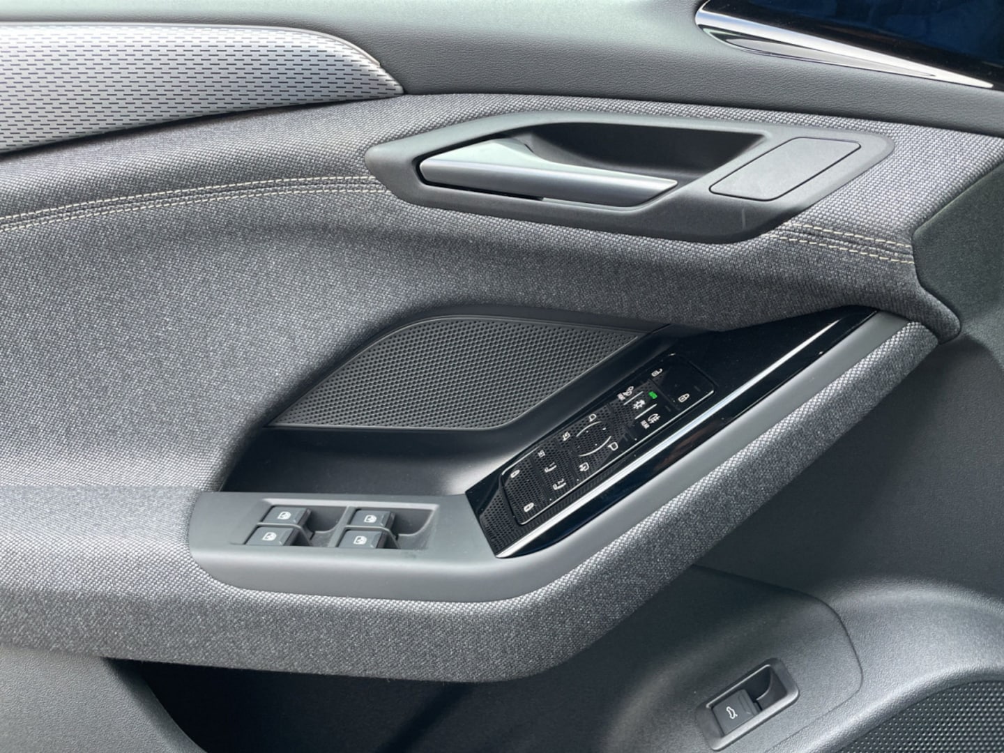 Bild über Audi A6 Avant e-tron e-tron performance - für weitere Informationen kontaktieren Sie den Audi Partner