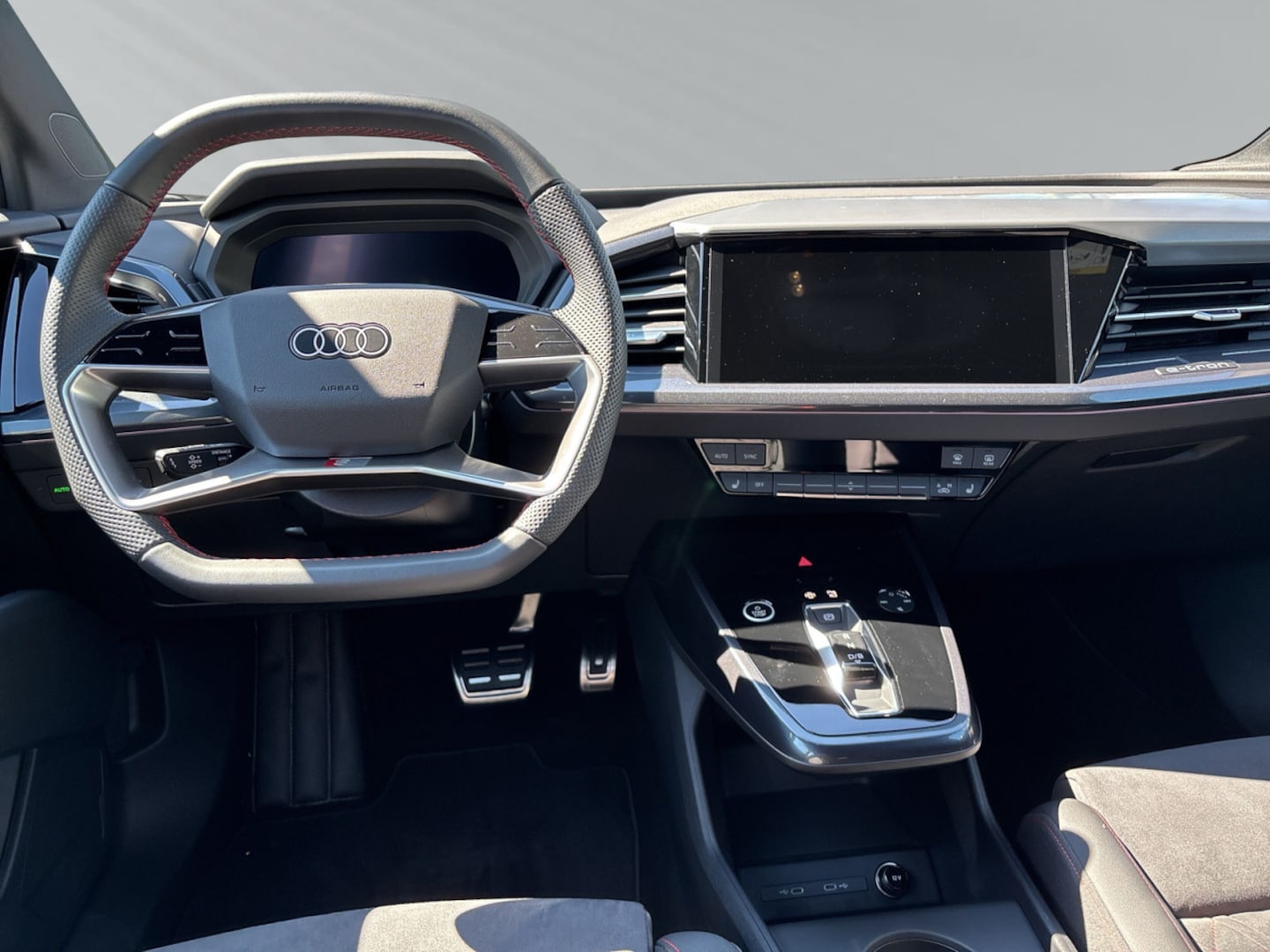 Bild über Audi Q4 e-tron 45 e-tron - für weitere Informationen kontaktieren Sie den Audi Partner