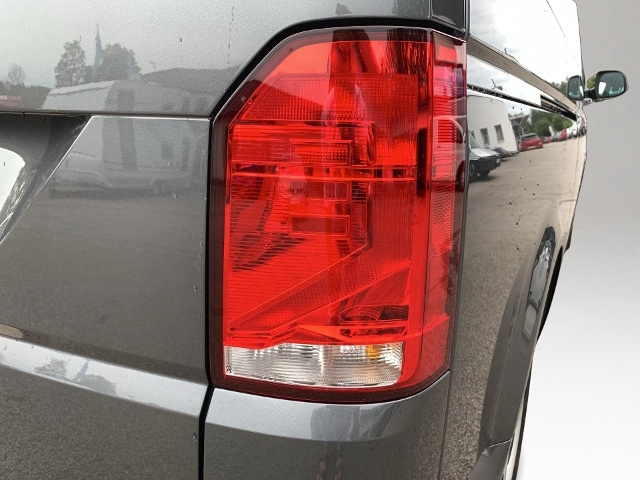 Volkswagen T6.1 Caravelle larger