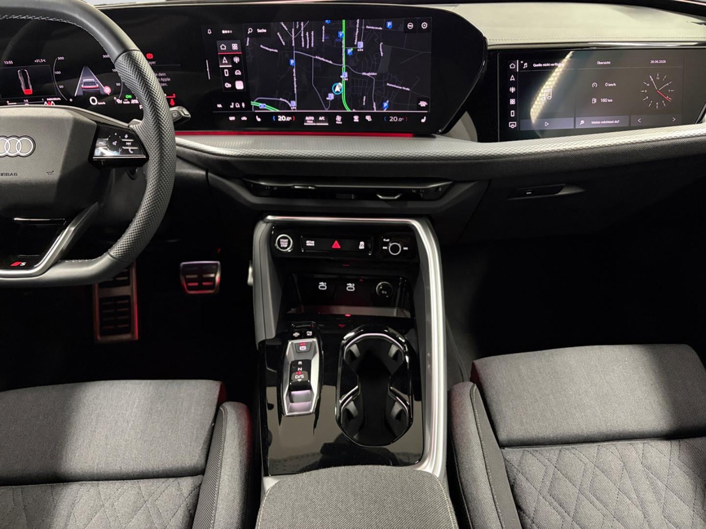 Bild über Audi Q5 SUV TFSI 150 kW S tronic - für weitere Informationen kontaktieren Sie den Audi Partner