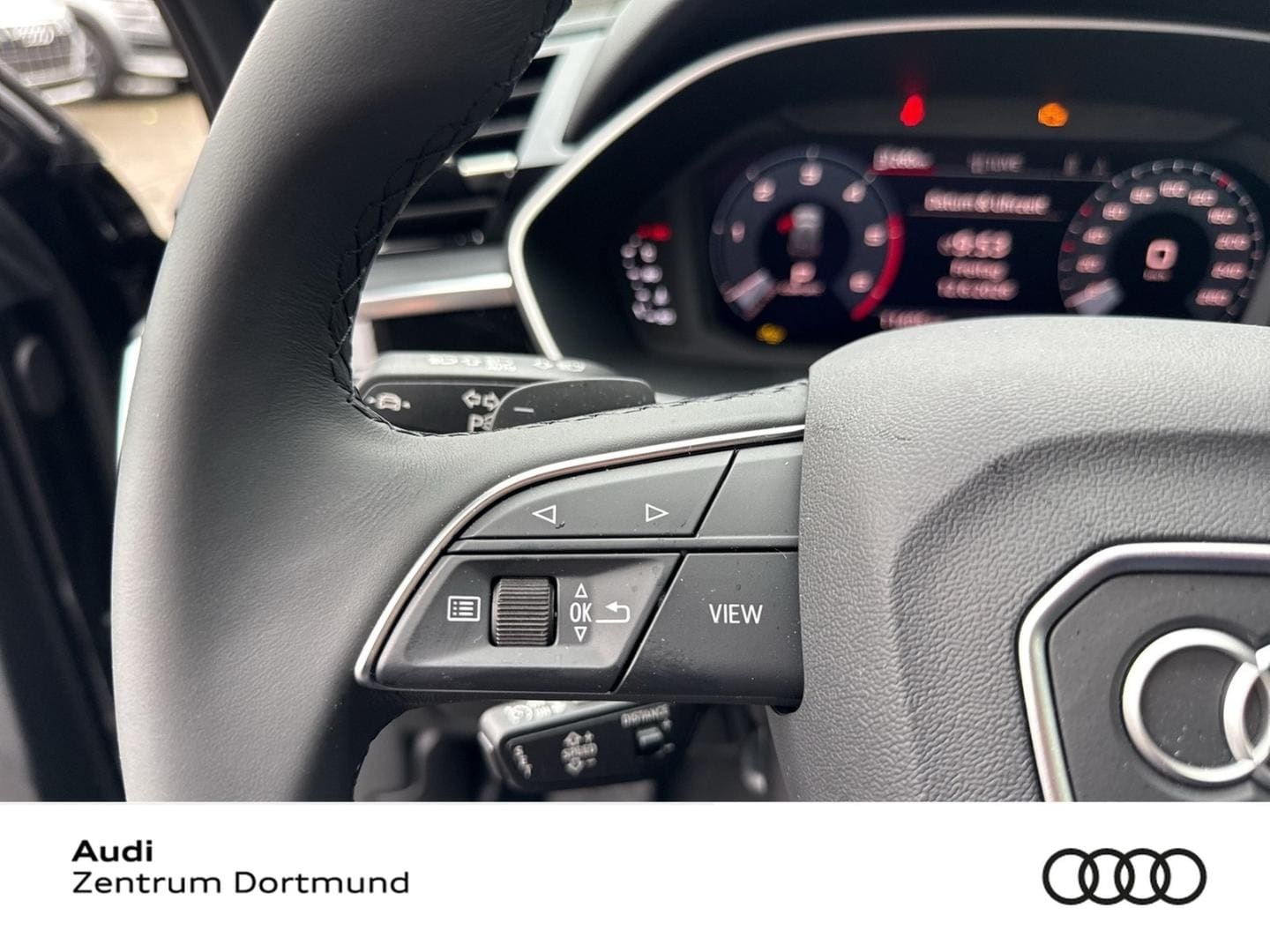 Bild über Audi Q3 TDI quattro 142 kW S tronic - für weitere Informationen kontaktieren Sie den Audi Partner