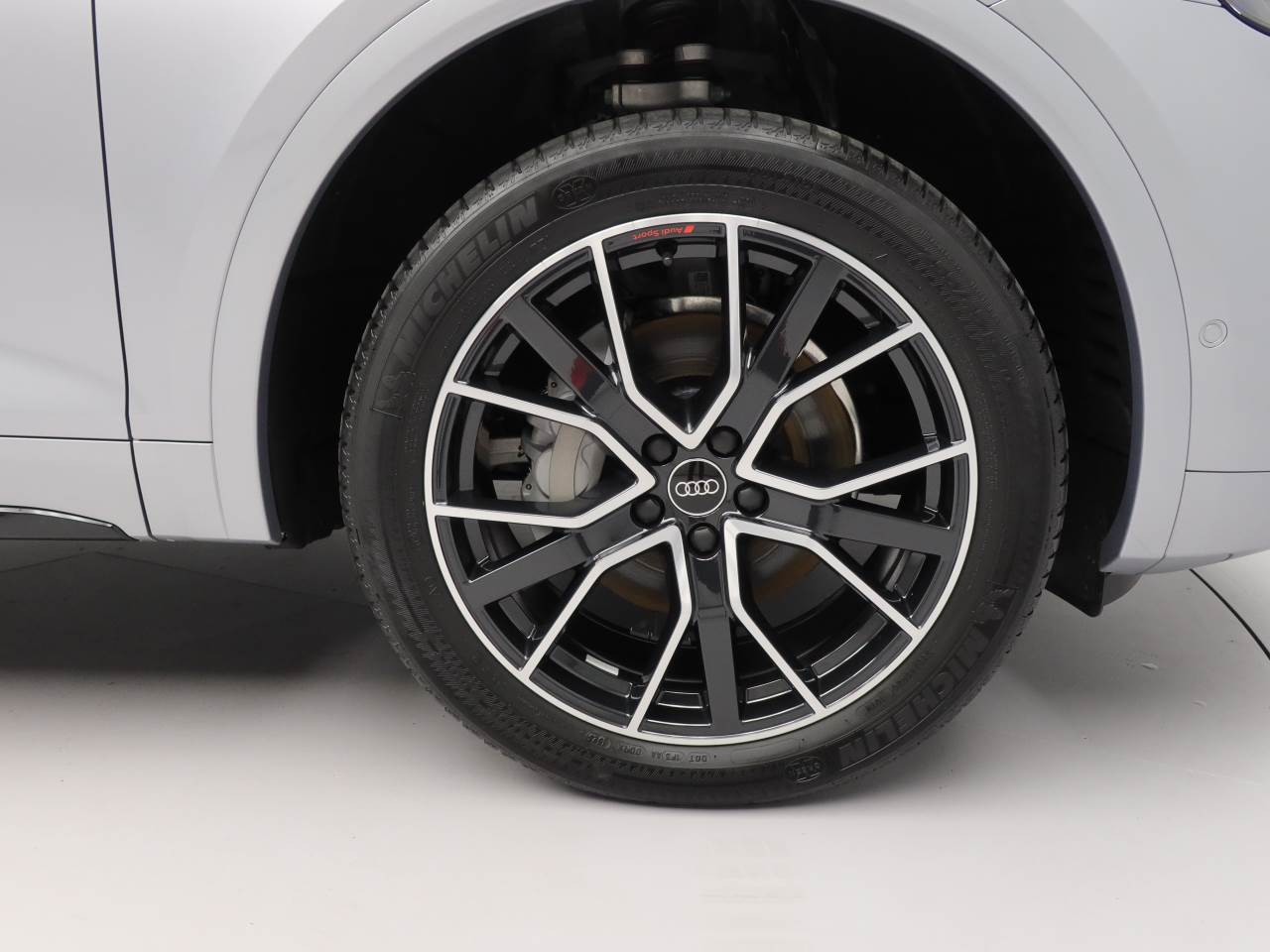 Audi Q5 Sportback 40 TDI quattro S line 150(204) kW(PS) S tronic for more details contact your dealer