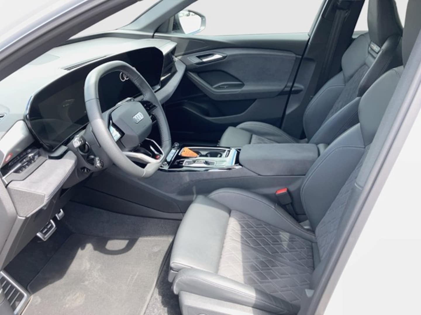 Bild über Audi Q6 SUV e-tron e-tron performance - für weitere Informationen kontaktieren Sie den Audi Partner
