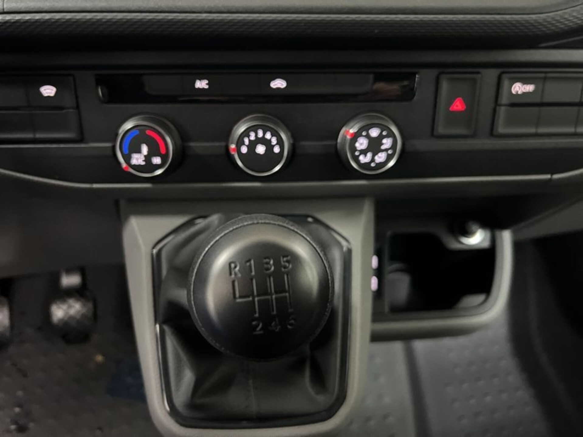 Volkswagen T6.1 Transporter Kasten kurzer Radstand