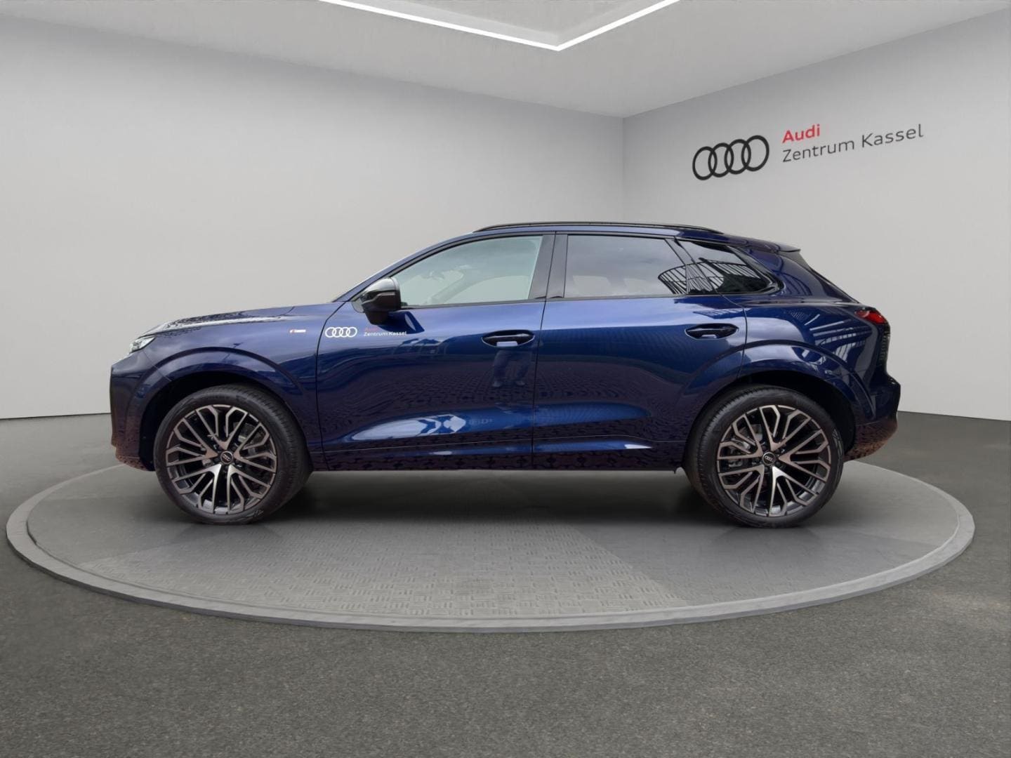 Bild über Audi Q3 SUV TFSI 110 kW S tronic - für weitere Informationen kontaktieren Sie den Audi Partner