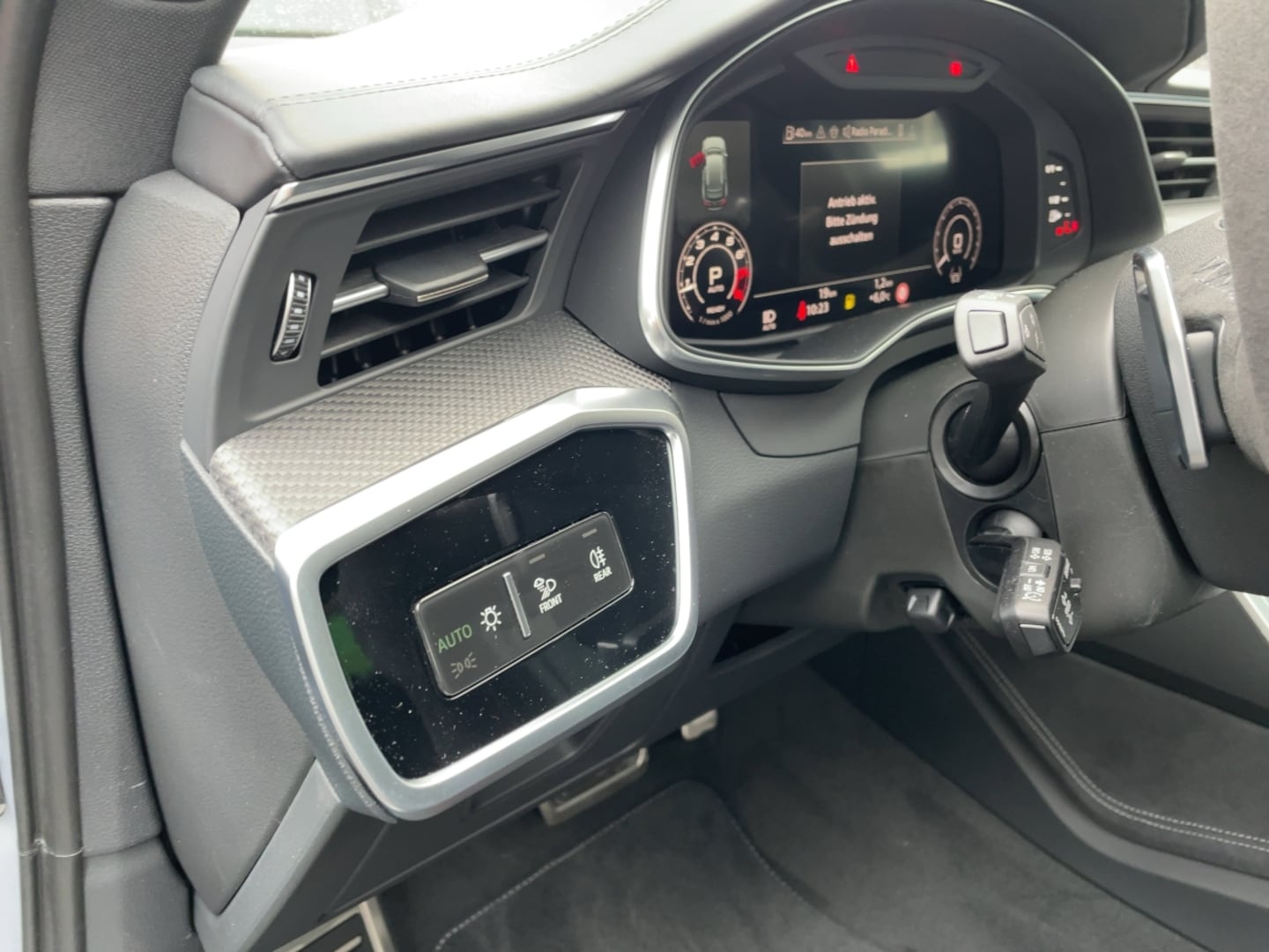Bild über Audi RS 6 Avant TFSI quattro tiptronic - für weitere Informationen kontaktieren Sie den Audi Partner