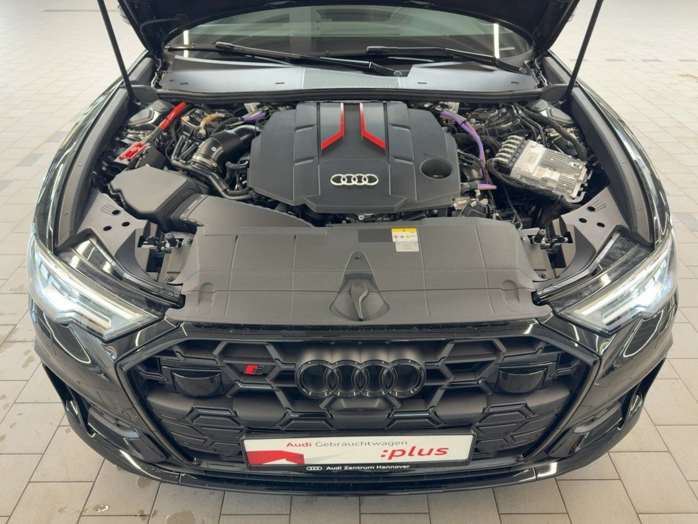 Bild über Audi S6 Avant TDI quattro tiptronic - für weitere Informationen kontaktieren Sie den Audi Partner