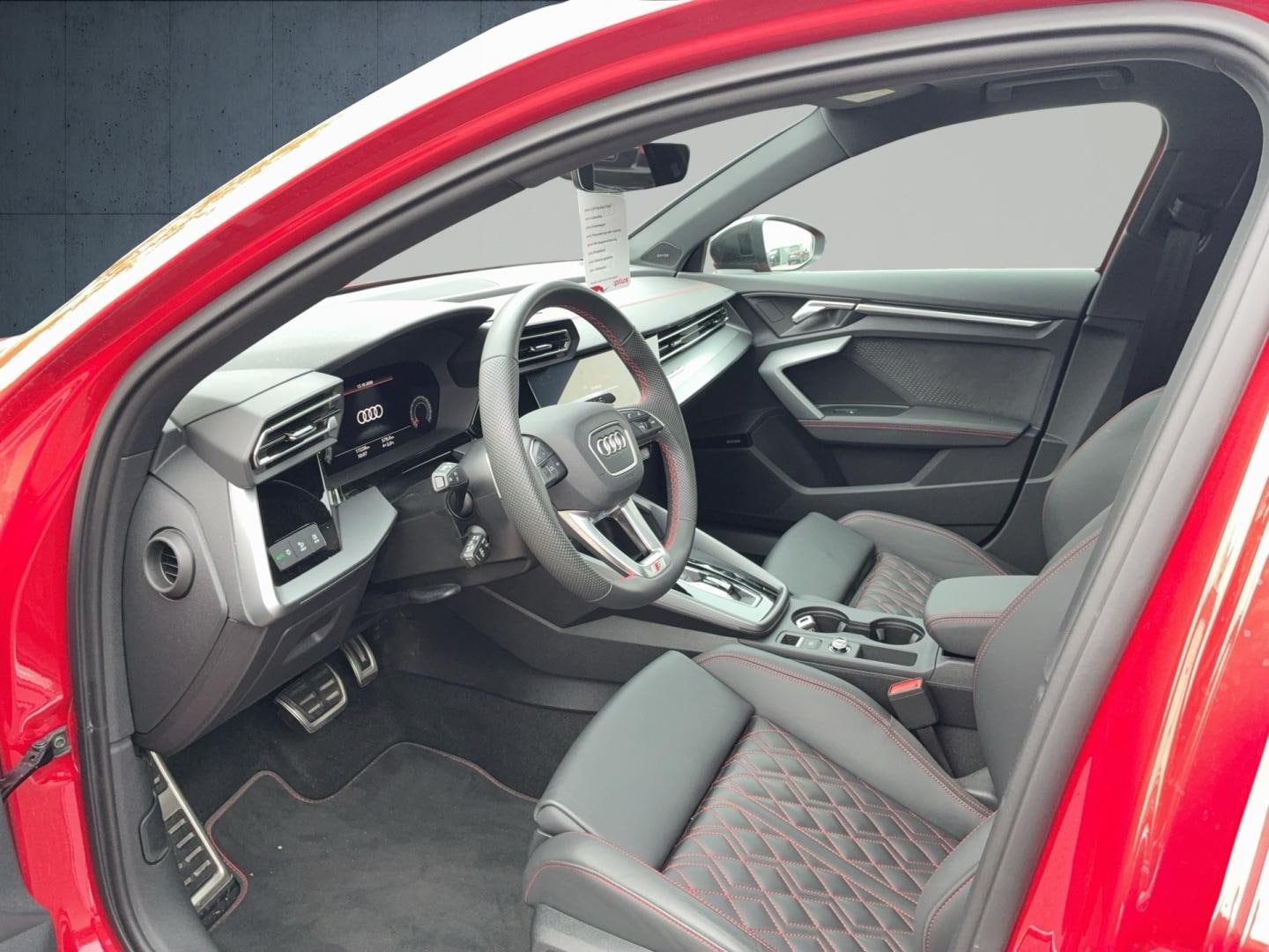 Bild über Audi S3 Sportback TFSI quattro S tronic - für weitere Informationen kontaktieren Sie den Audi Partner