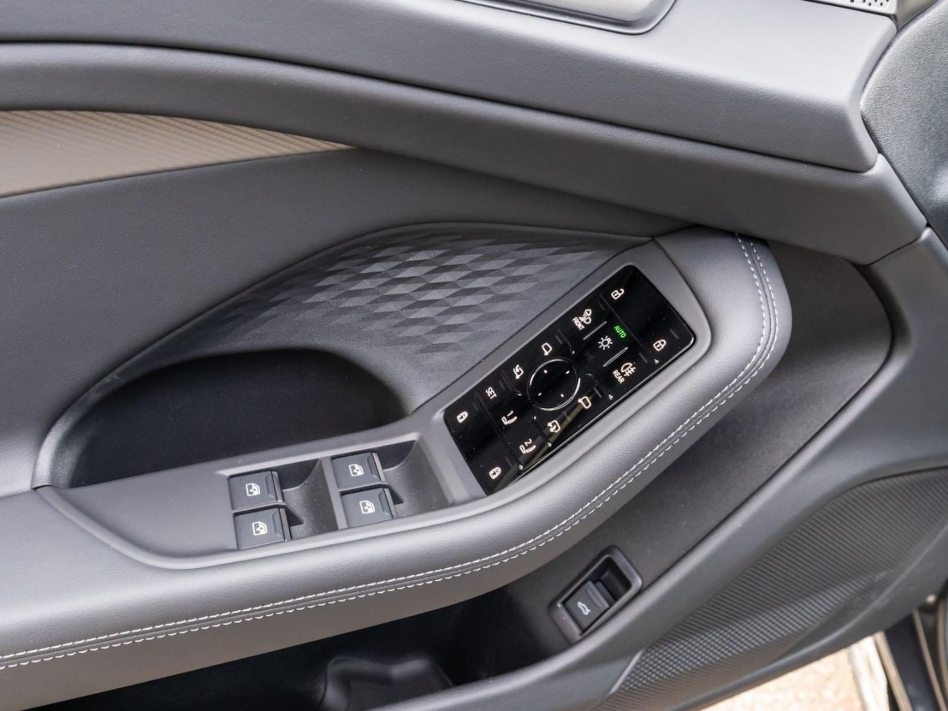 Audi A6 Avant edition one