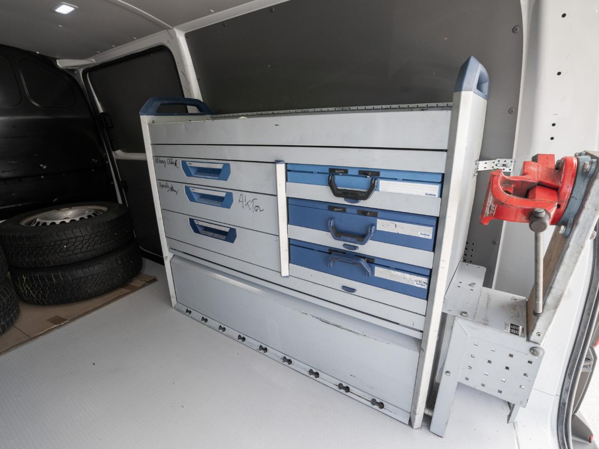 Volkswagen T6.1 Transporter Kasten langer Radstand