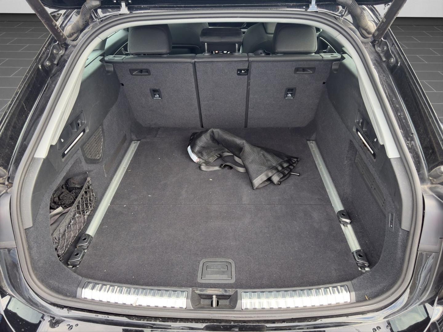 Bild über Audi A6 Avant TDI quattro 150 kW S tronic - für weitere Informationen kontaktieren Sie den Audi Partner