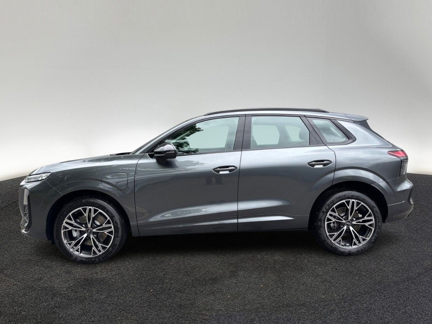 Bild über Audi Q3 SUV e-hybrid e-hybrid 200 kW S tronic - für weitere Informationen kontaktieren Sie den Audi Partner
