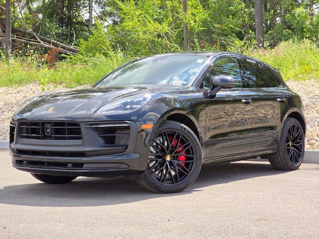 Photo of 2023 Porsche Macan 