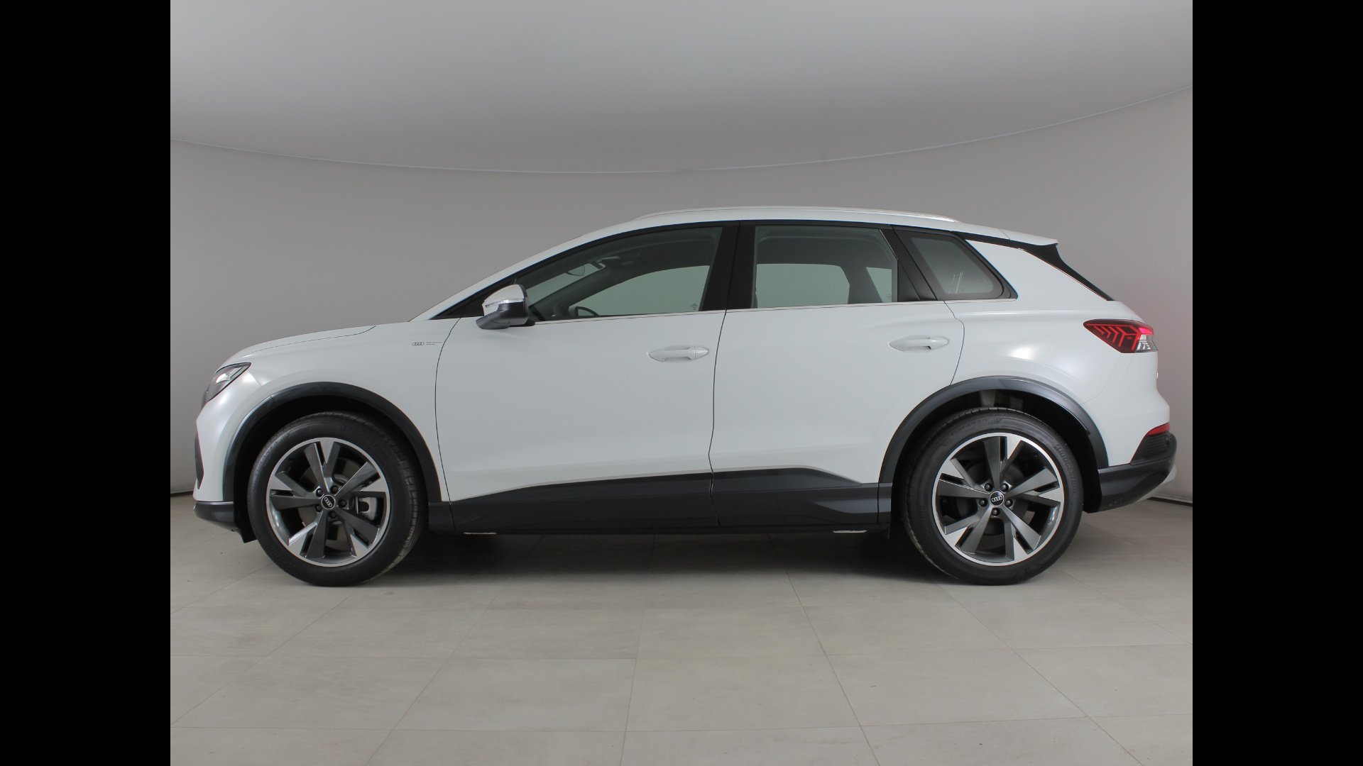 Image about Audi Q4 e-tron Business Advanced 40 e-tron 150,00 kW