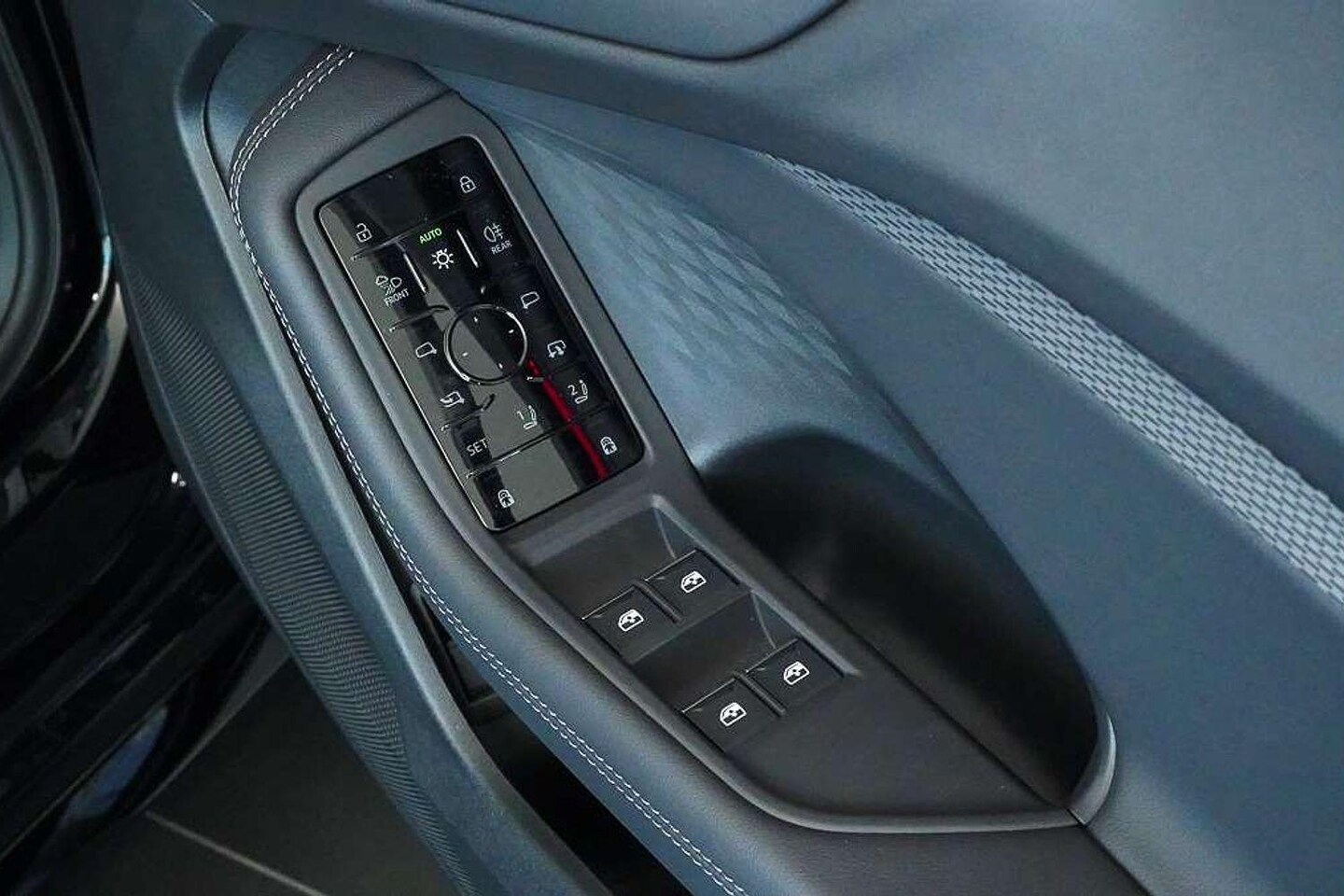 Image about Audi A5 Sedan TFSI e e-hybrid quattro 270 kW S tronic