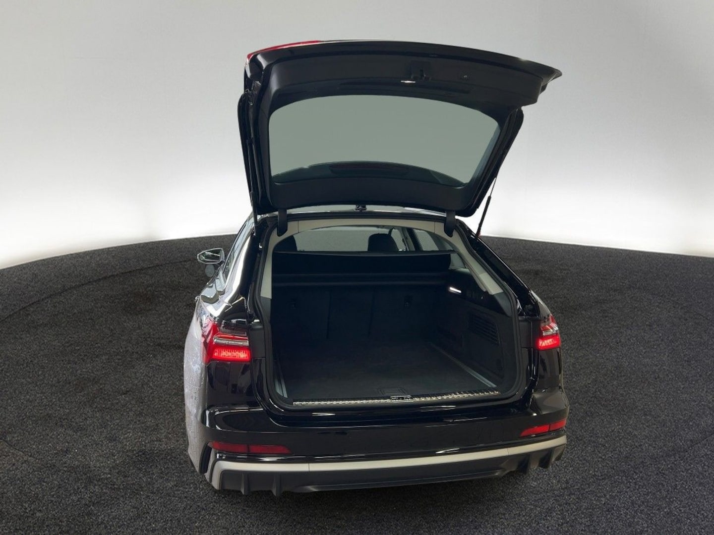 Bild über Audi S6 Avant TDI quattro tiptronic - für weitere Informationen kontaktieren Sie den Audi Partner
