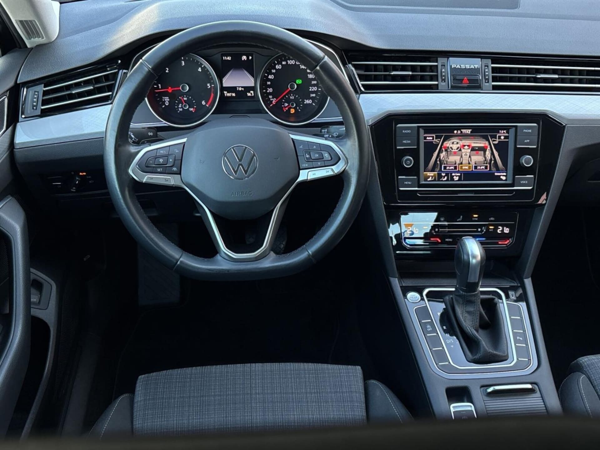 Volkswagen Passat Business