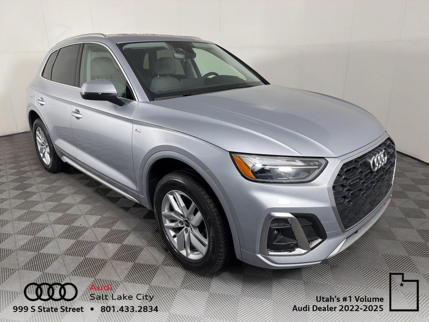 2023 Audi Q5 45 Premium's photo