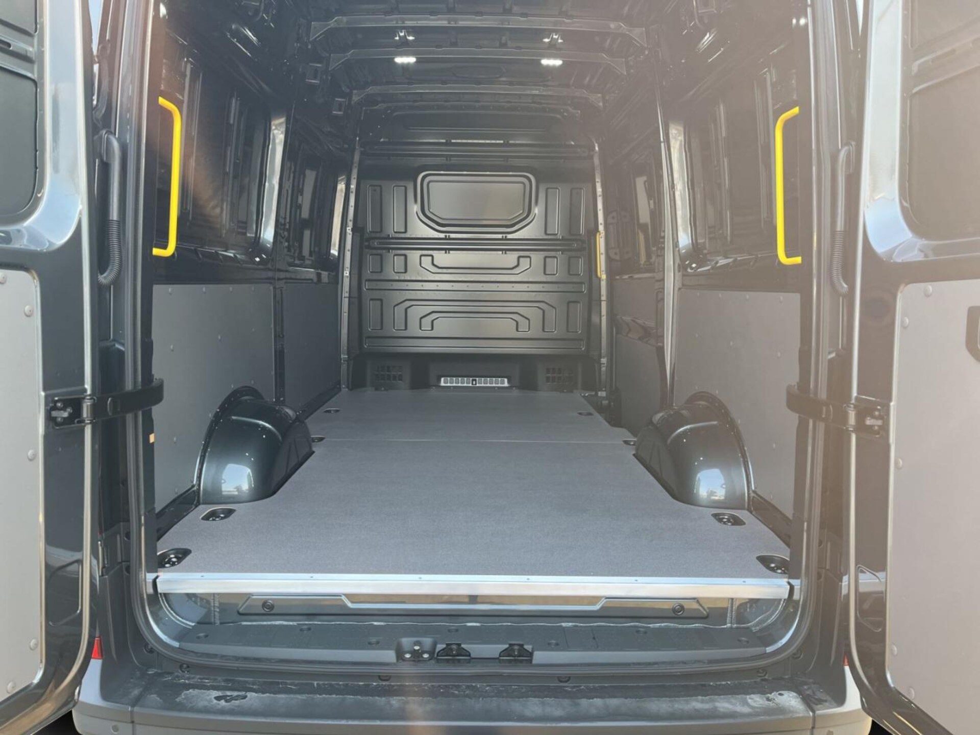 Volkswagen Crafter Kasten mittlerer Radstand