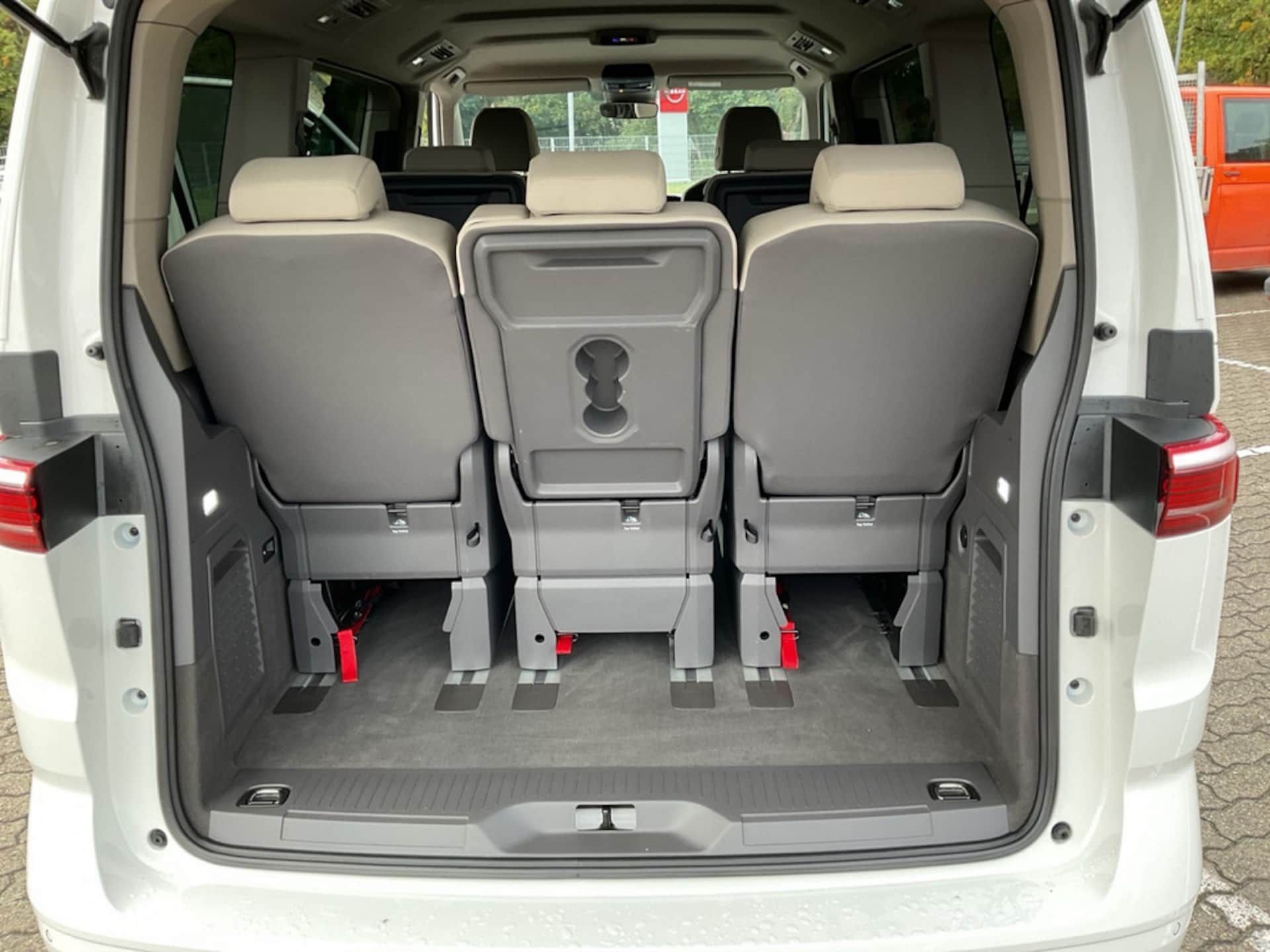 Volkswagen Multivan Basis-Modell