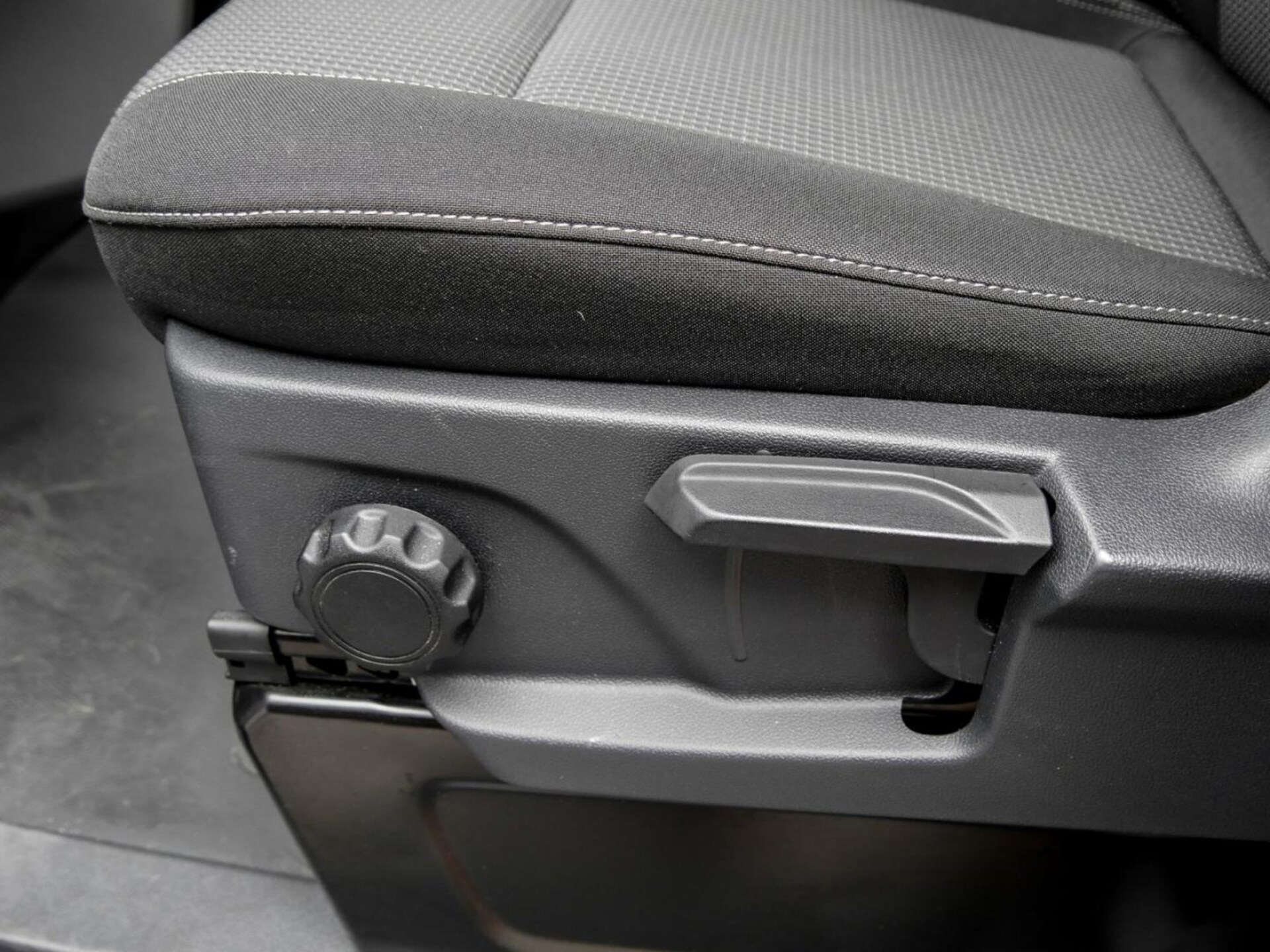 Volkswagen Transporter Kasten langer Radstand