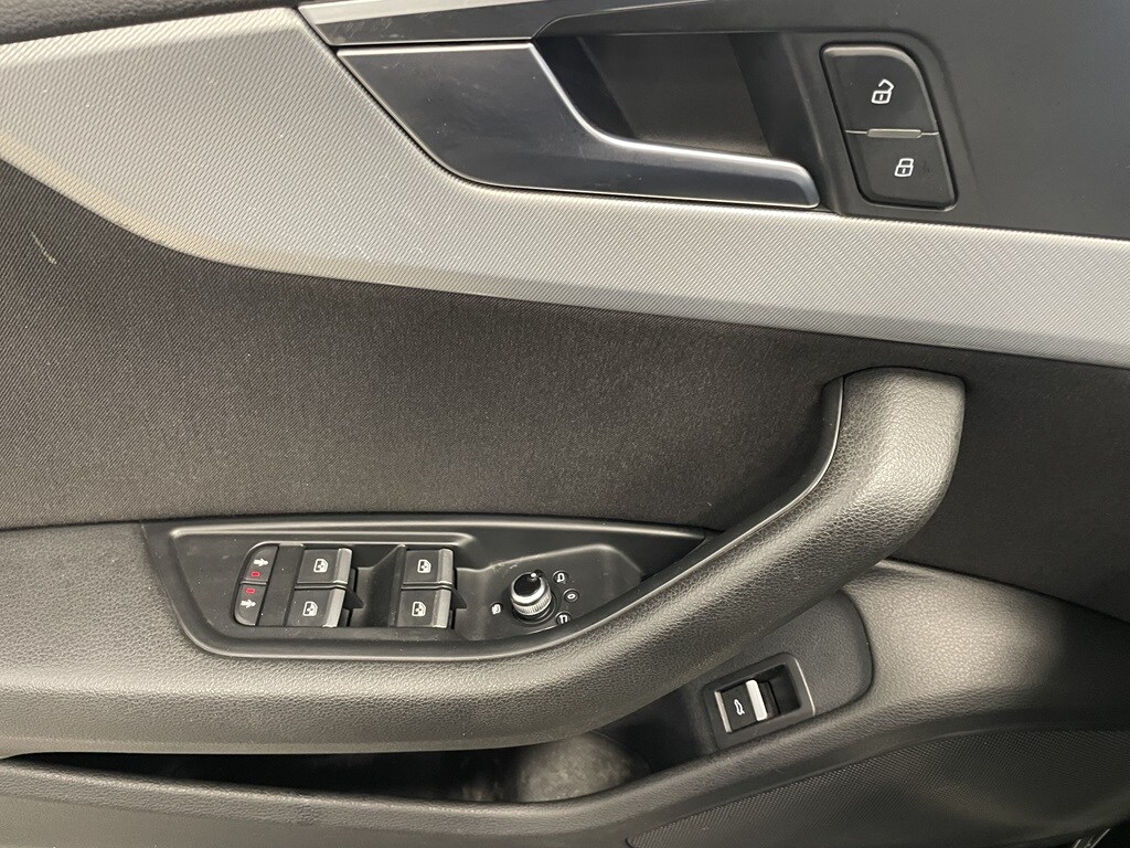 Bild som visar&nbsp;Audi A4 allroad quattro&nbsp;A4 allroad 2.0 TDI quattro 190 hk S tronic - för mer information kontakta din Audi Partner