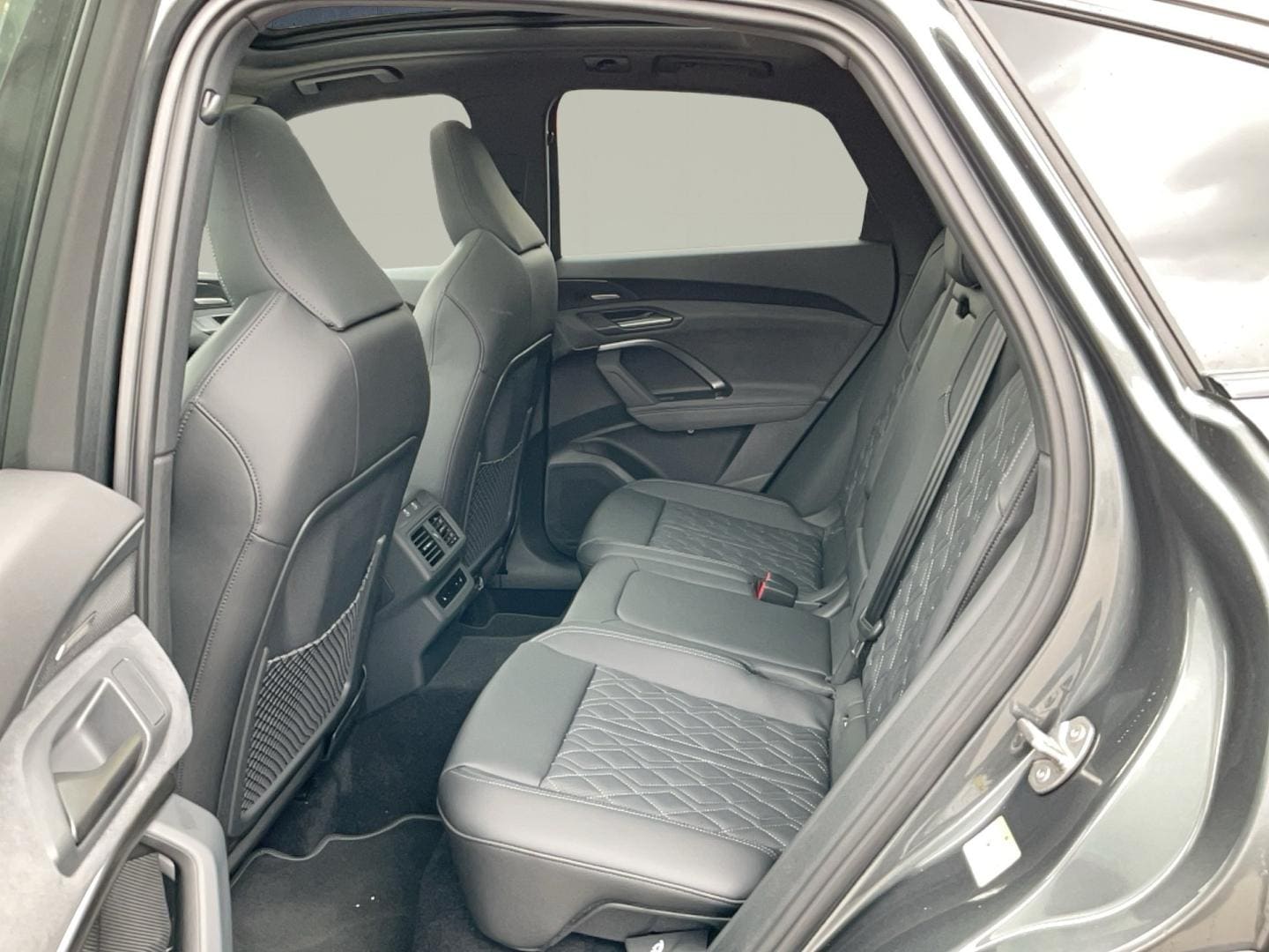 Bild über Audi Q5 Sportback TDI quattro 220 kW S tronic - für weitere Informationen kontaktieren Sie den Audi Partner