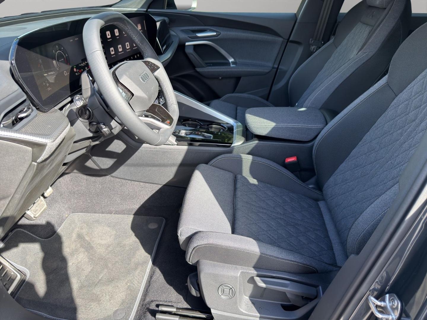 Bild über Audi Q5 SUV TDI quattro 150 kW S tronic - für weitere Informationen kontaktieren Sie den Audi Partner