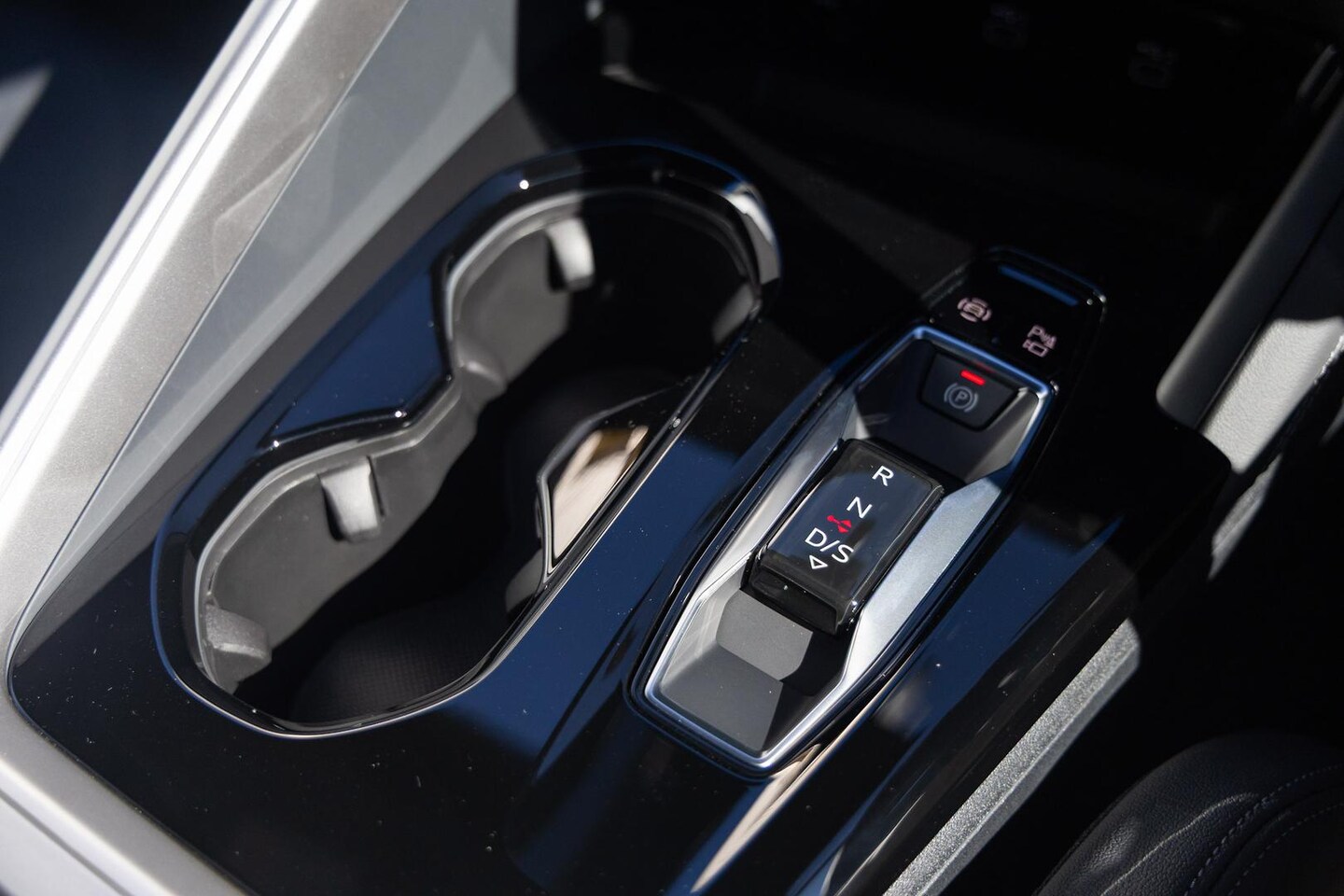 Image about Audi Q5 SUV e-hybrid quattro S tronic
