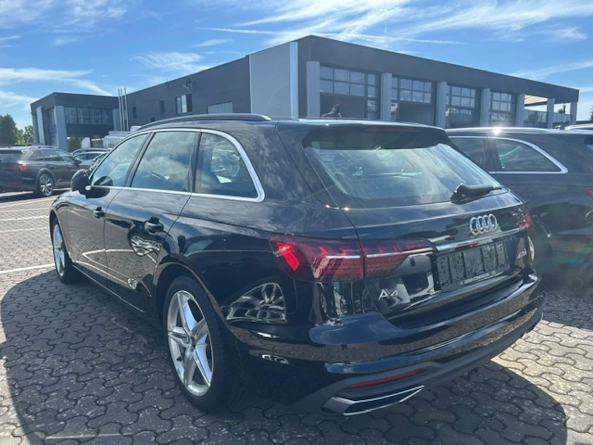 Audi A4 Avant S line