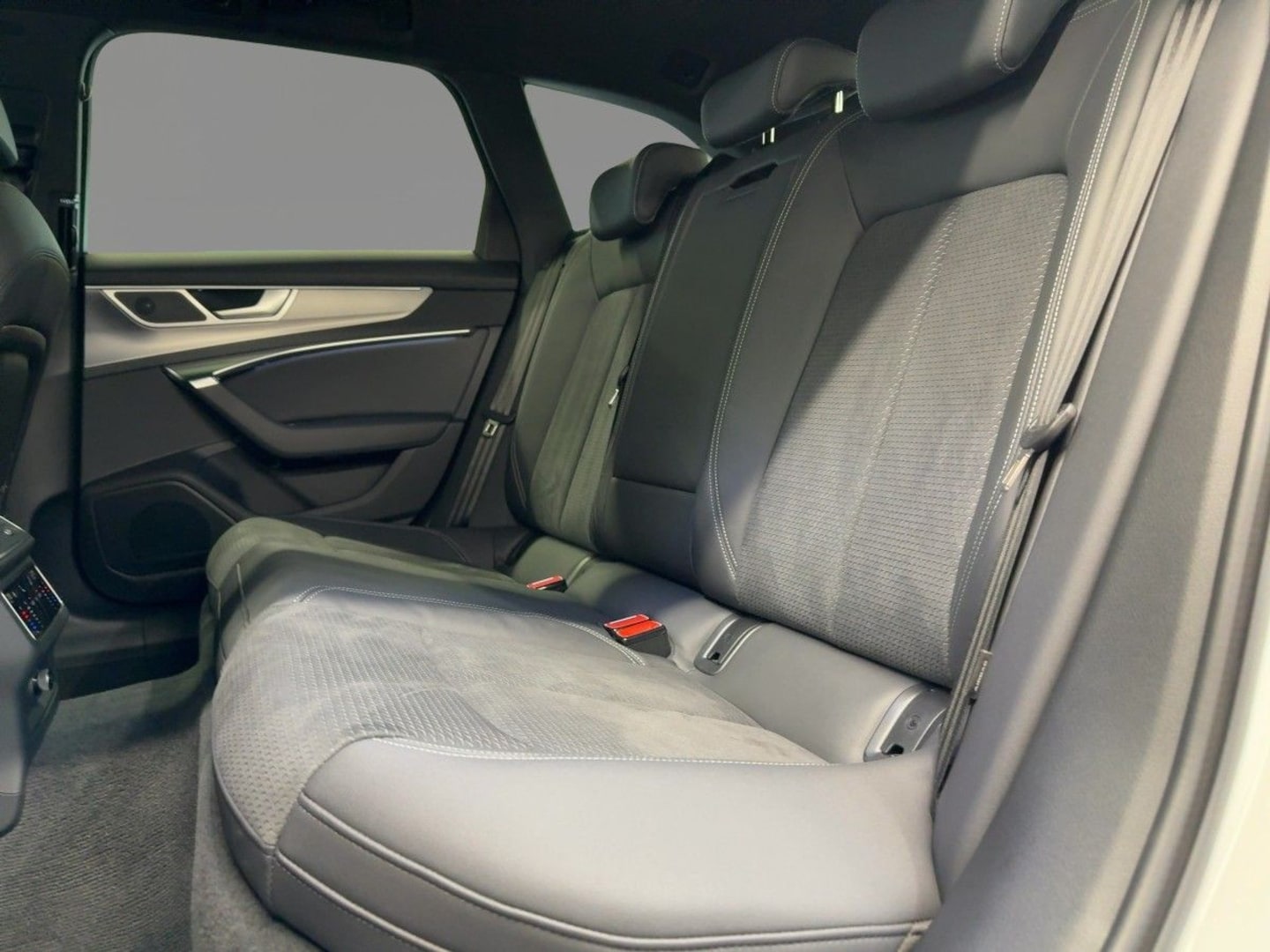 Bild über Audi S6 Avant TDI quattro tiptronic - für weitere Informationen kontaktieren Sie den Audi Partner