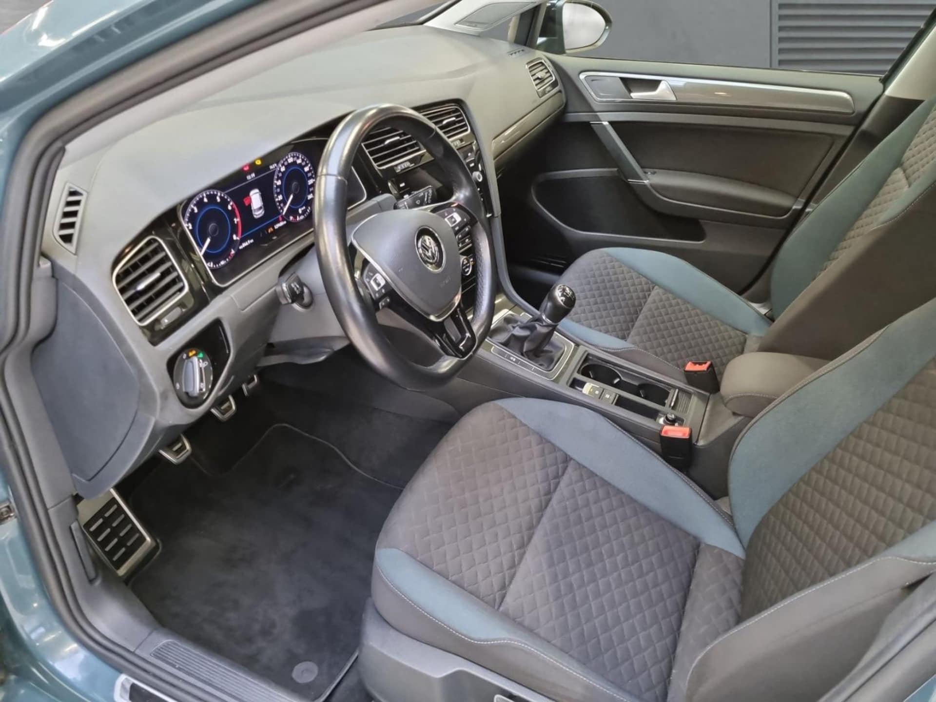 Volkswagen Golf IQ.DRIVE