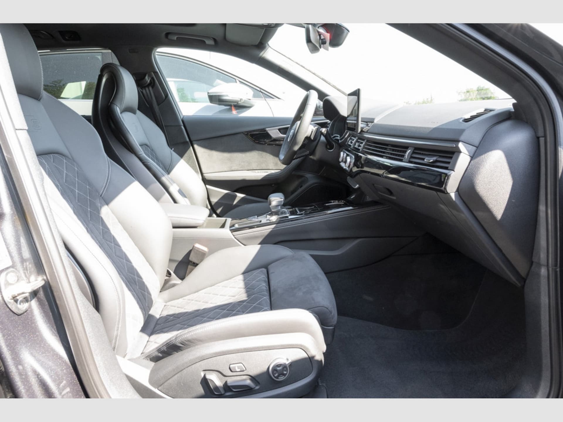 Audi A4 Avant S line