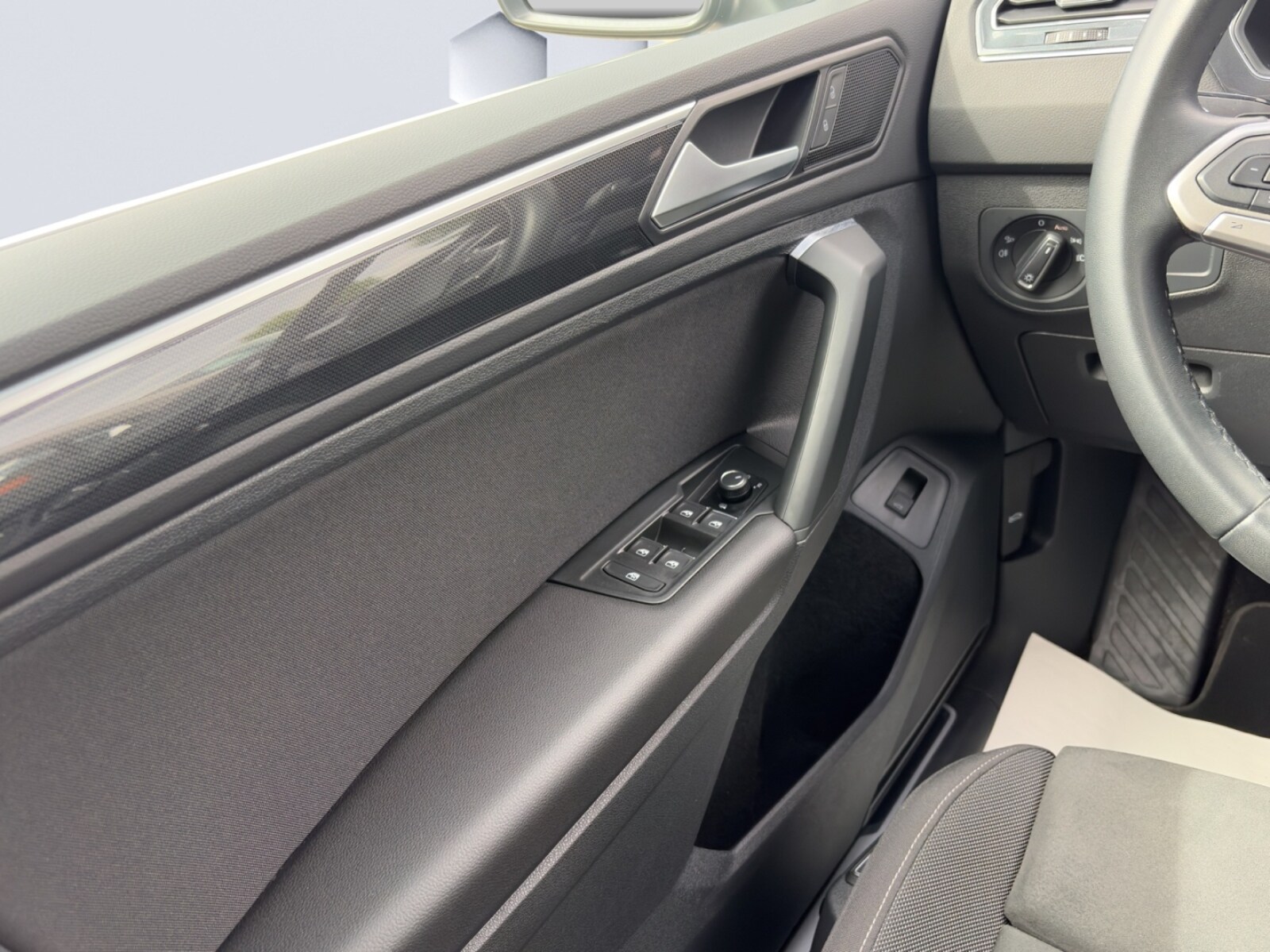 Volkswagen Tiguan – Bild 12