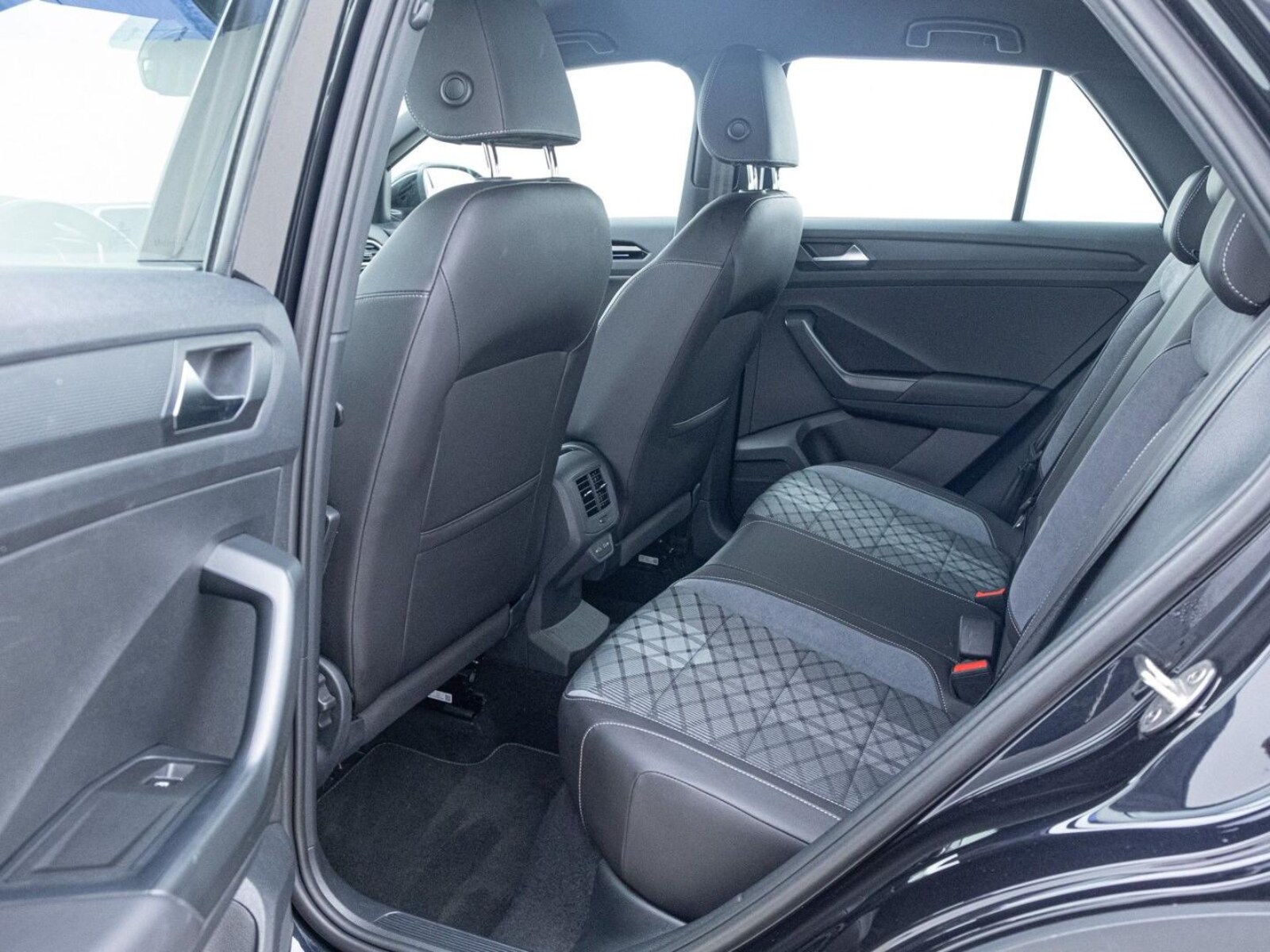 Volkswagen T-Roc – Bild 18